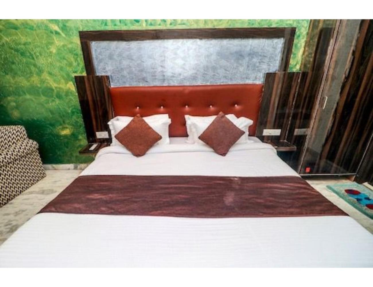 Hotel Shelton, Chandigarh