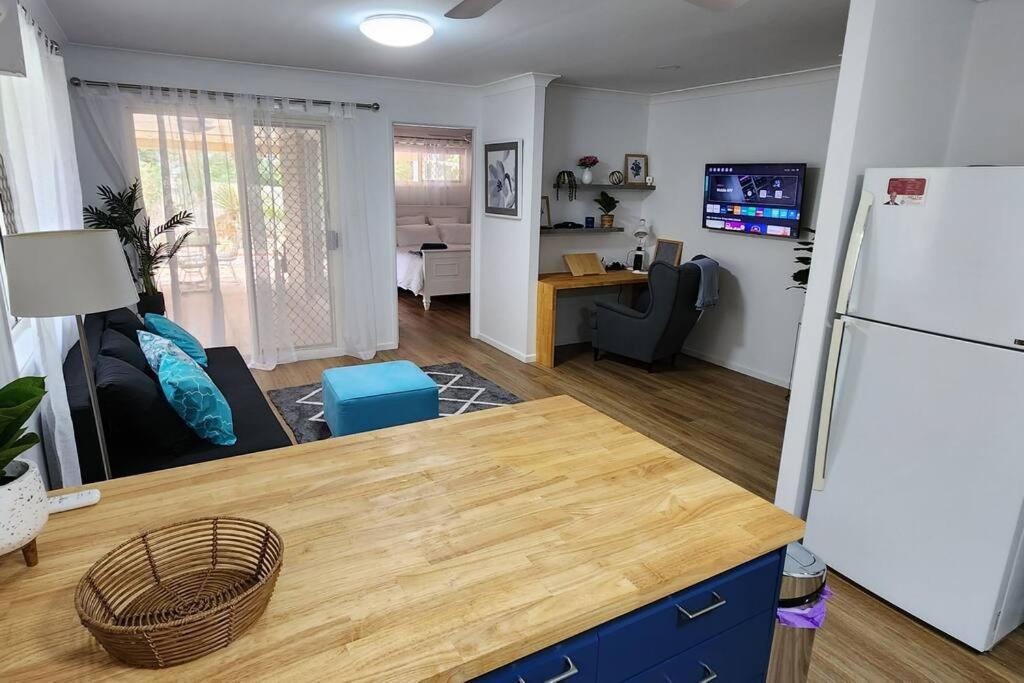 Peaceful Getaway - Stylish, Newly Updated House