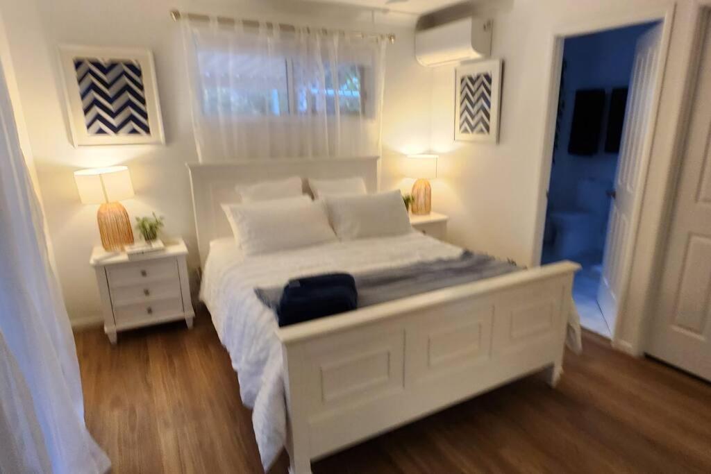Peaceful Getaway - Stylish, Newly Updated House