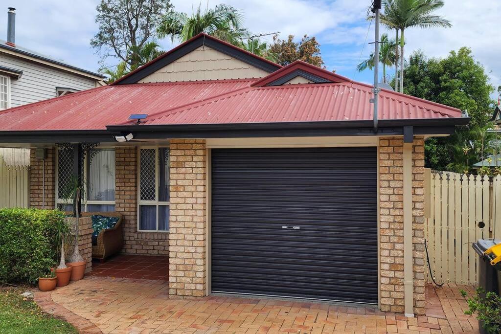 Peaceful Getaway - Stylish, Newly Updated House
