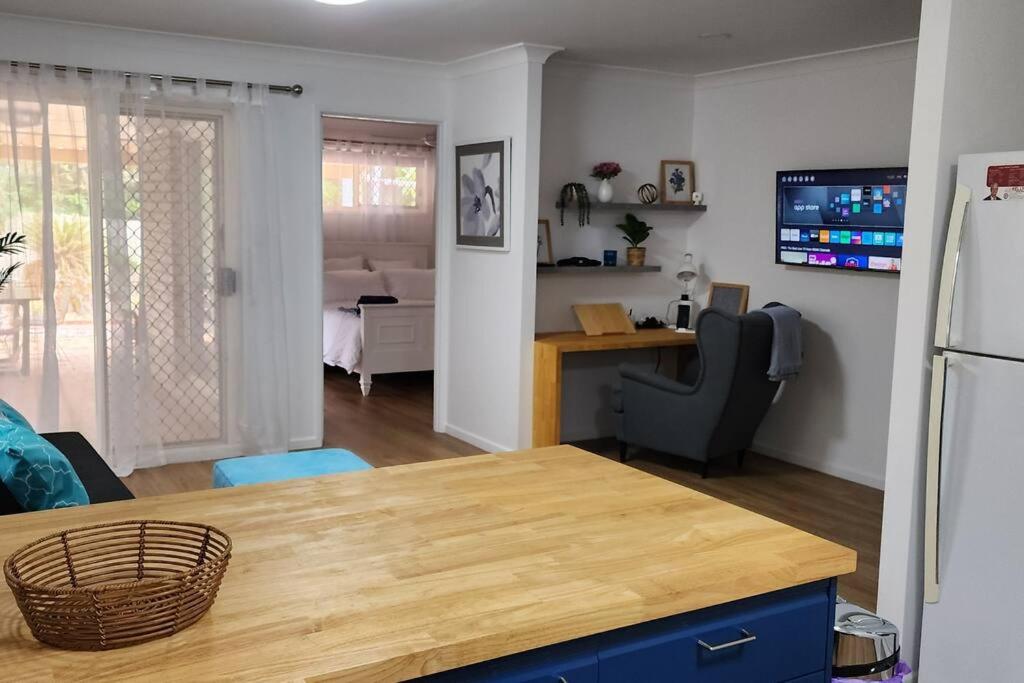 Peaceful Getaway - Stylish, Newly Updated House