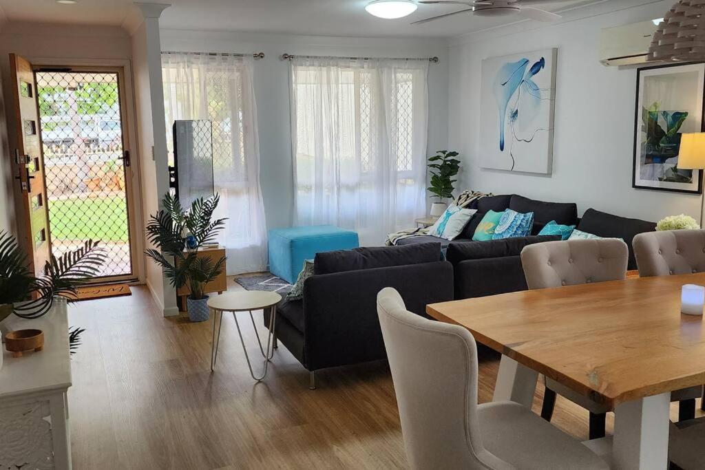 Peaceful Getaway - Stylish, Newly Updated House