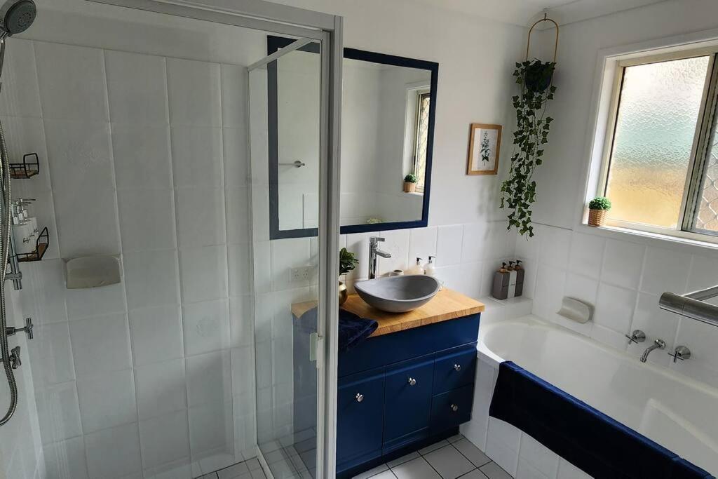 Peaceful Getaway - Stylish, Newly Updated House