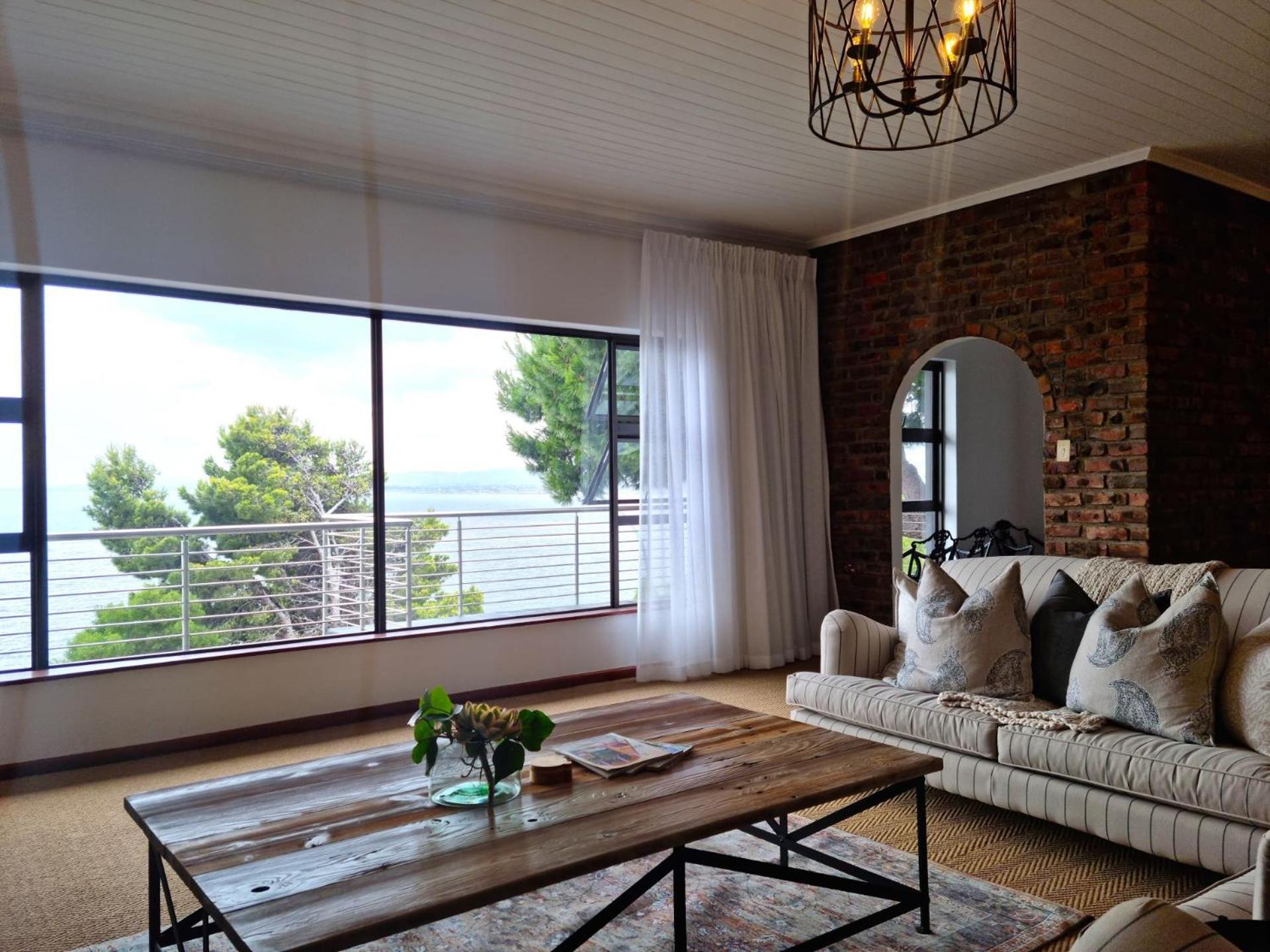 '79 Protea' Charming self-catering Home, sleeps 6 with Sea Views view 3