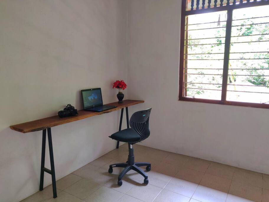 'Kolamba Gedara' green apartment