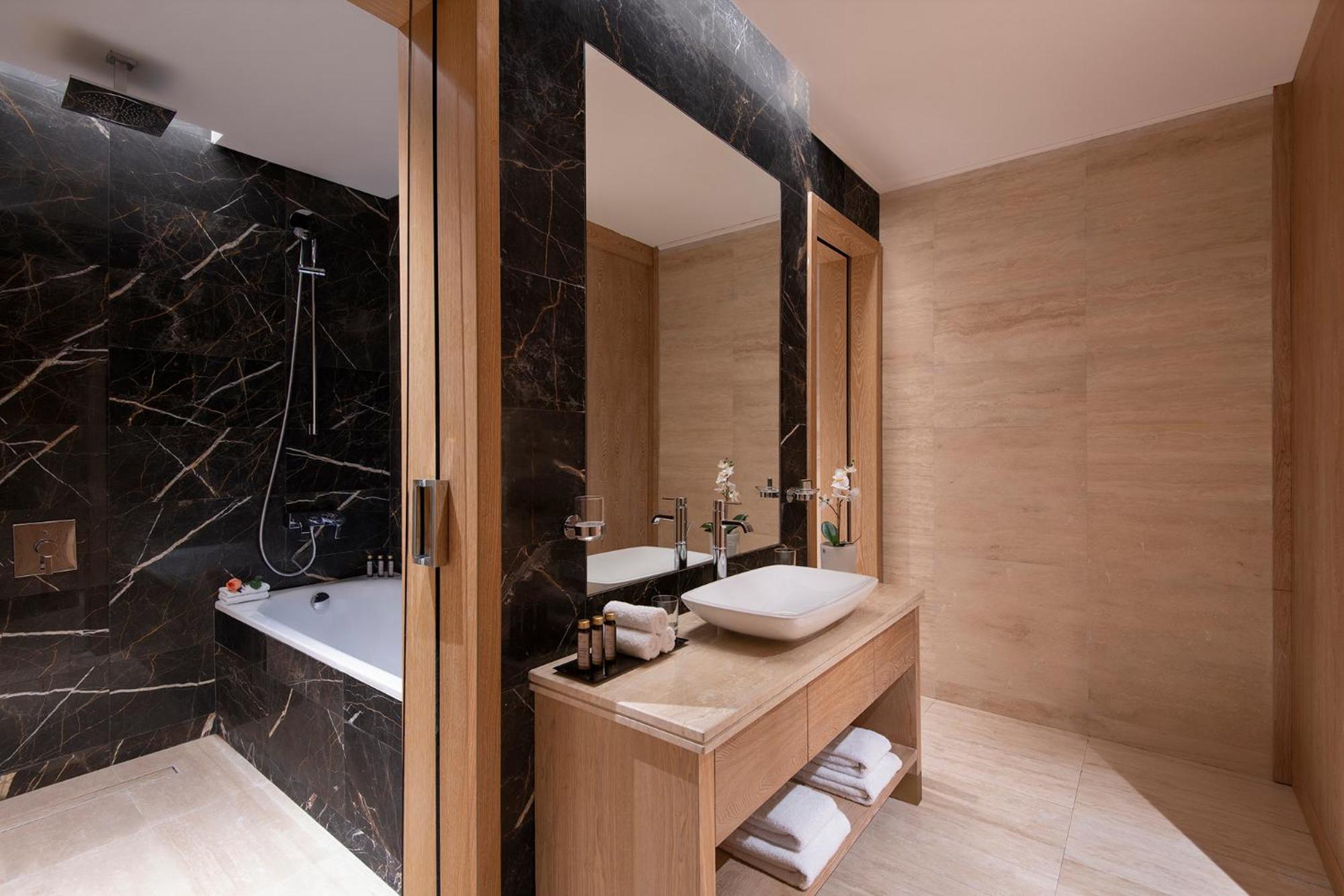 The Bentley Luxury Hotel & Suites