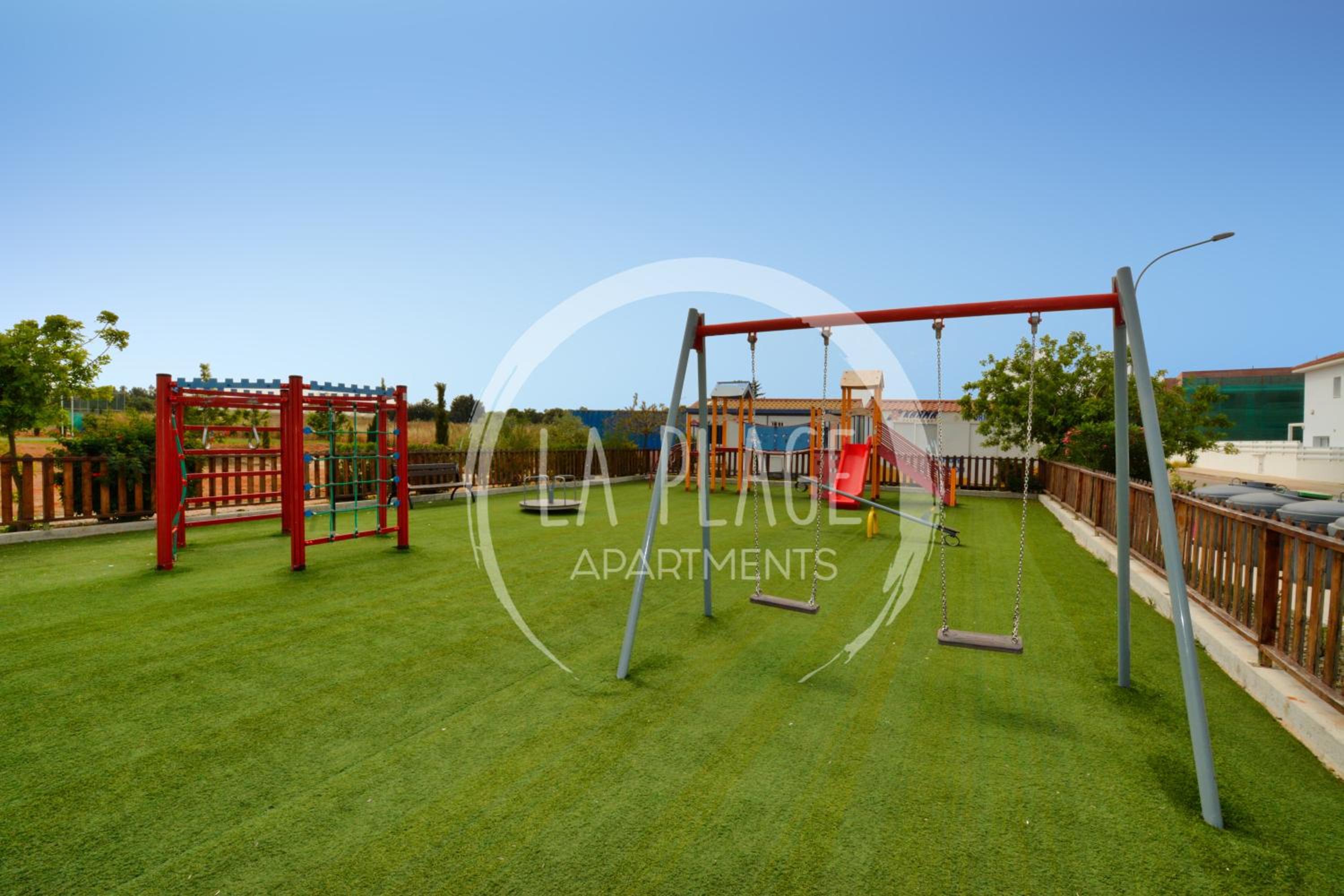Lovely 2 Bedroom Family Apartment w/ Pool