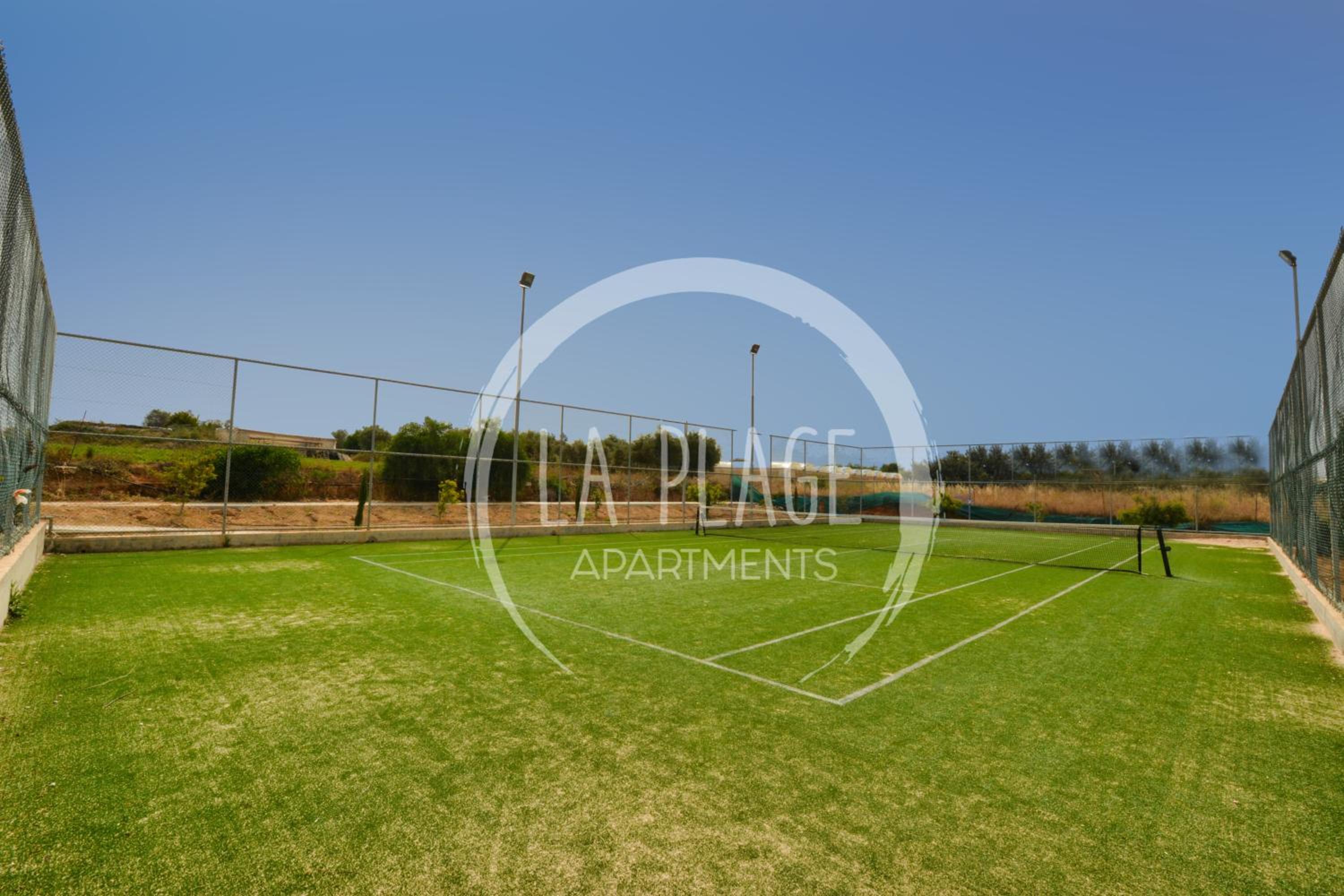 Lovely 2 Bedroom Family Apartment w/ Pool