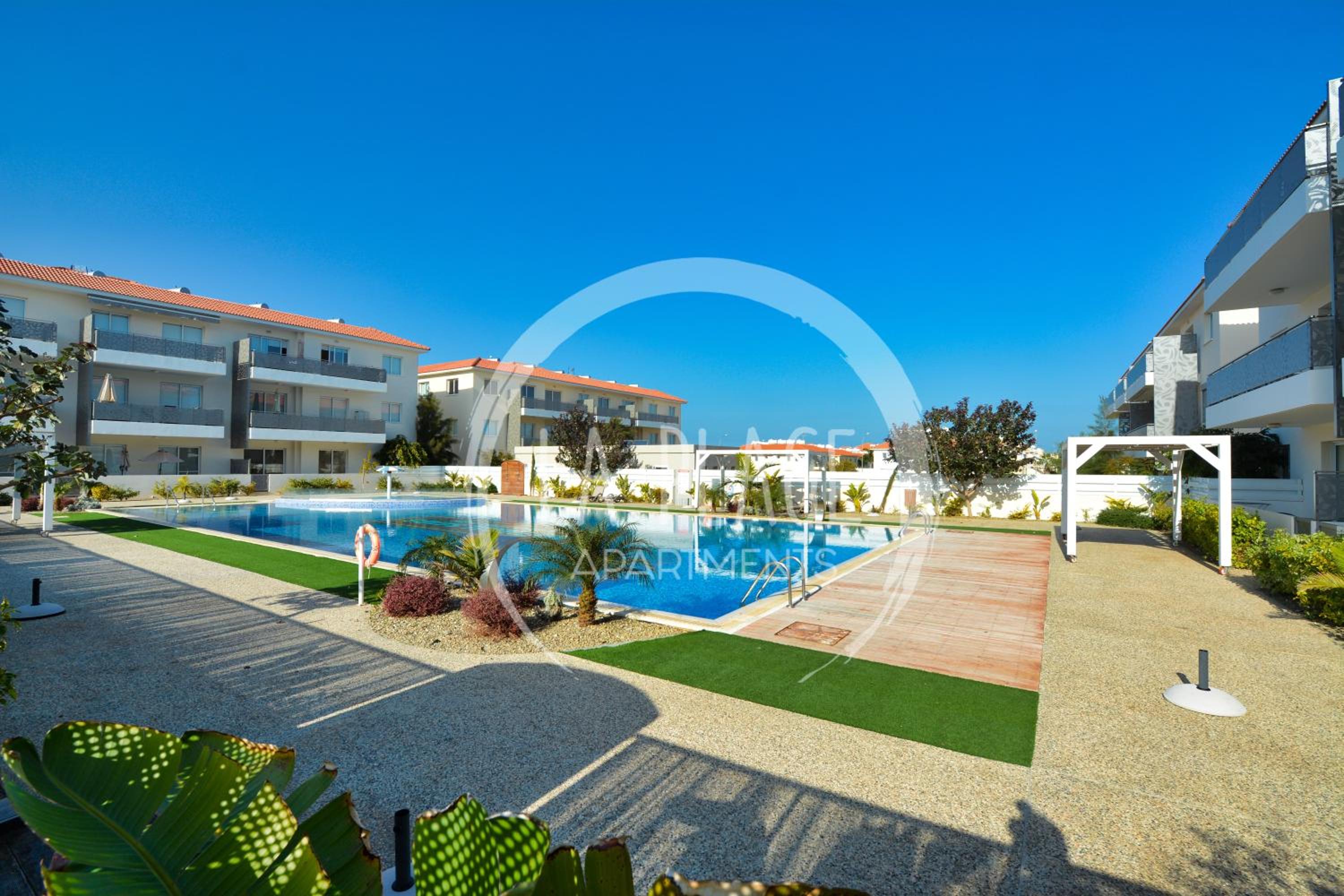 Lovely 2 Bedroom Family Apartment w/ Pool
