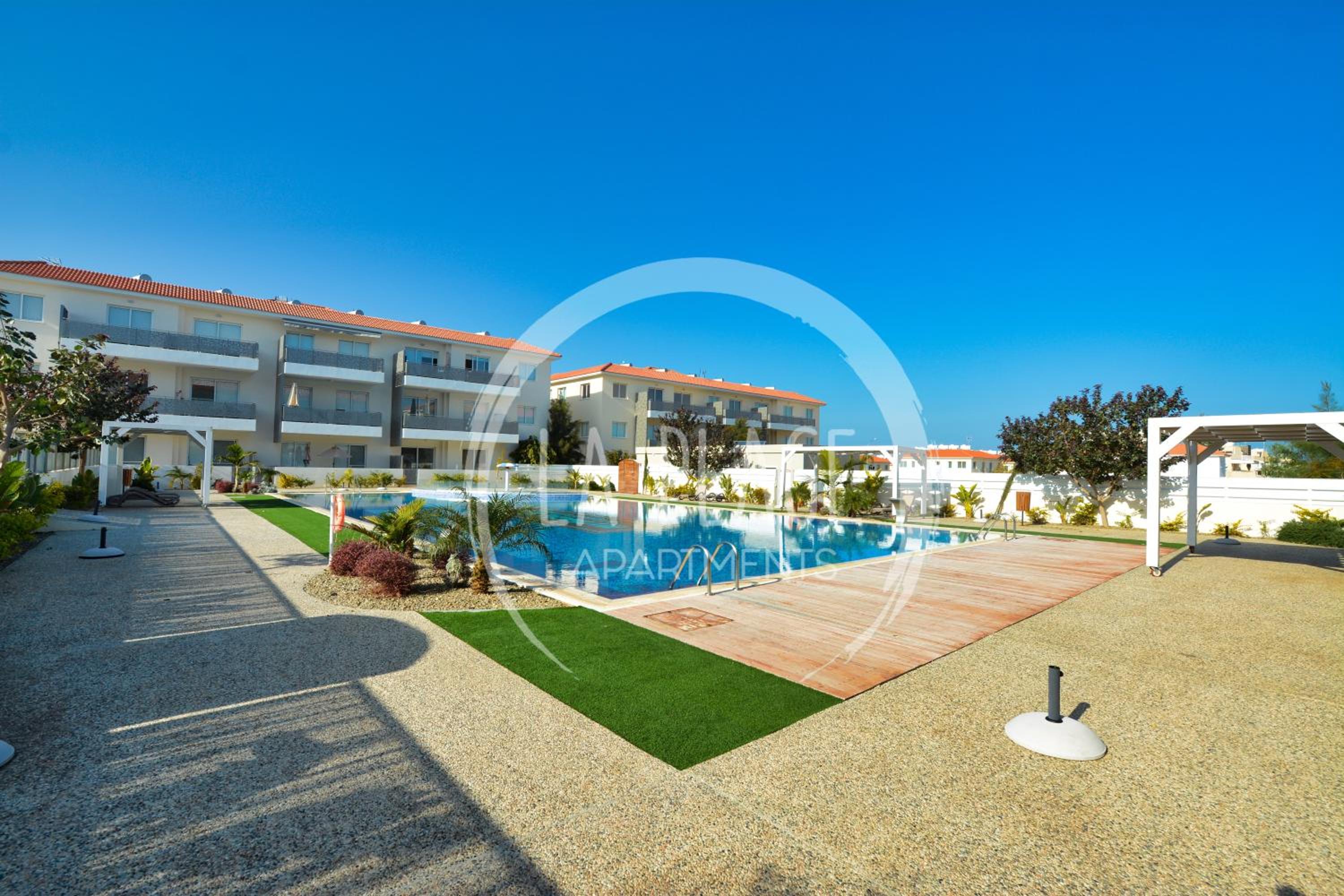 Lovely 2 Bedroom Family Apartment w/ Pool