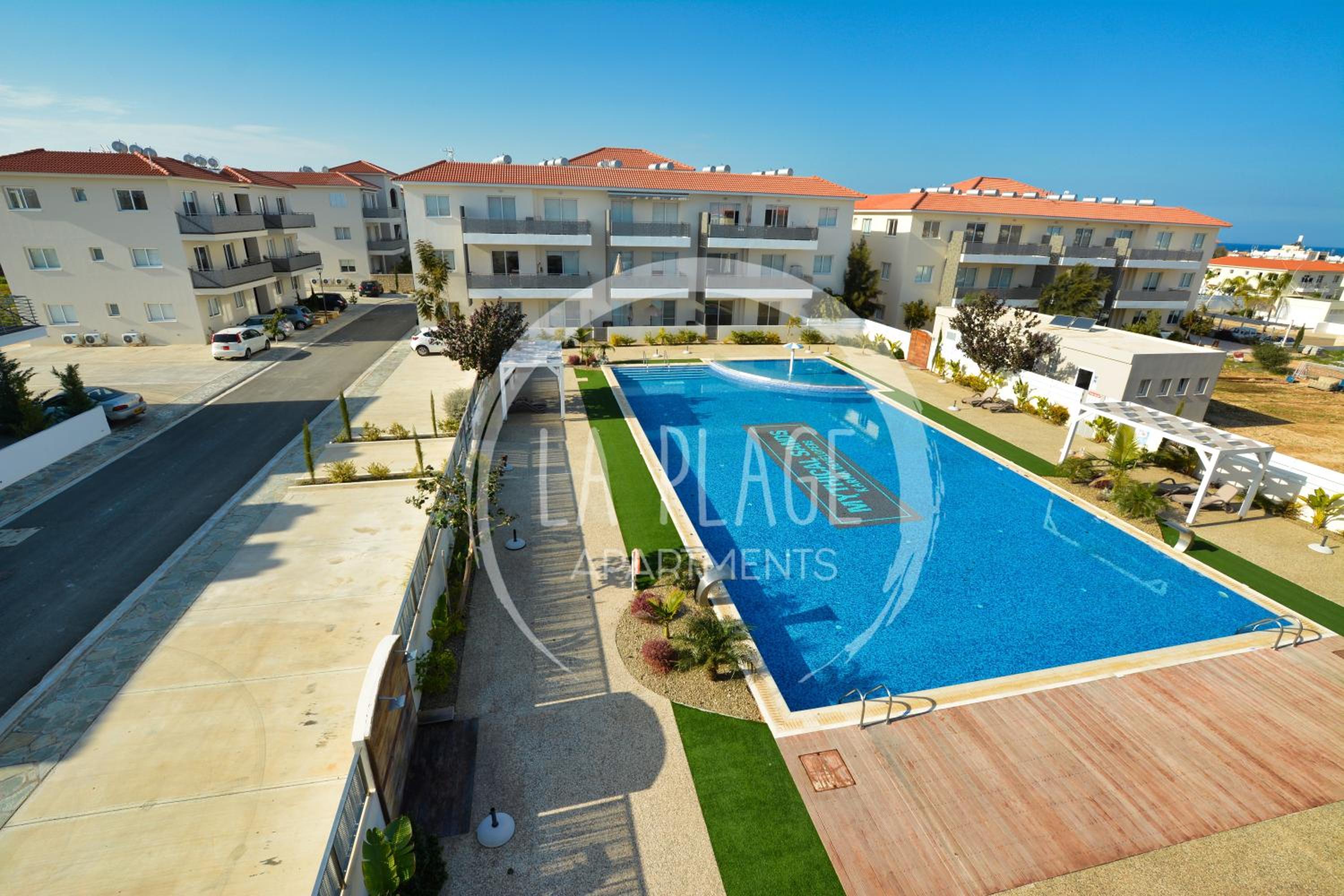 Lovely 2 Bedroom Family Apartment w/ Pool