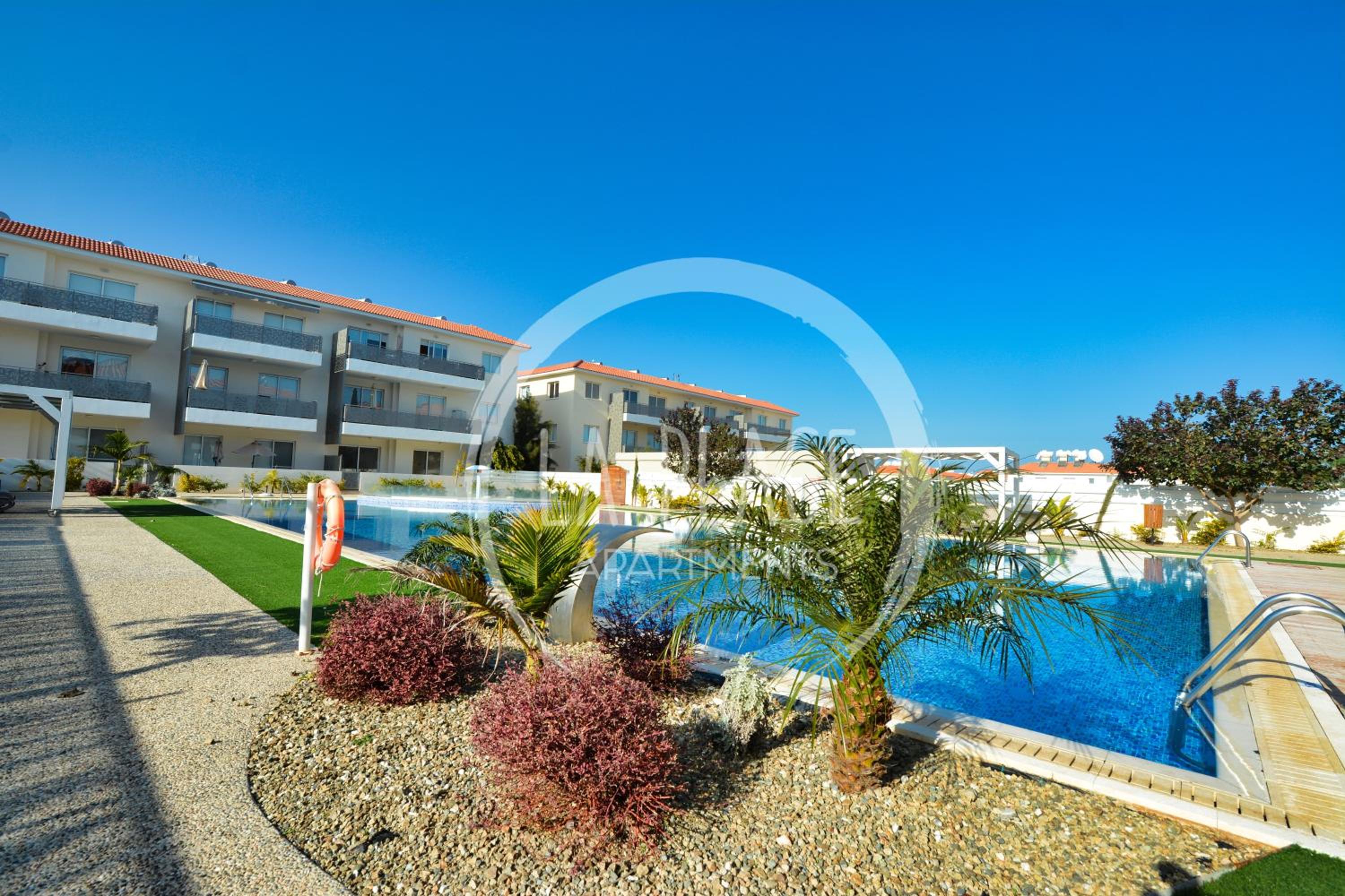 Lovely 2 Bedroom Family Apartment w/ Pool