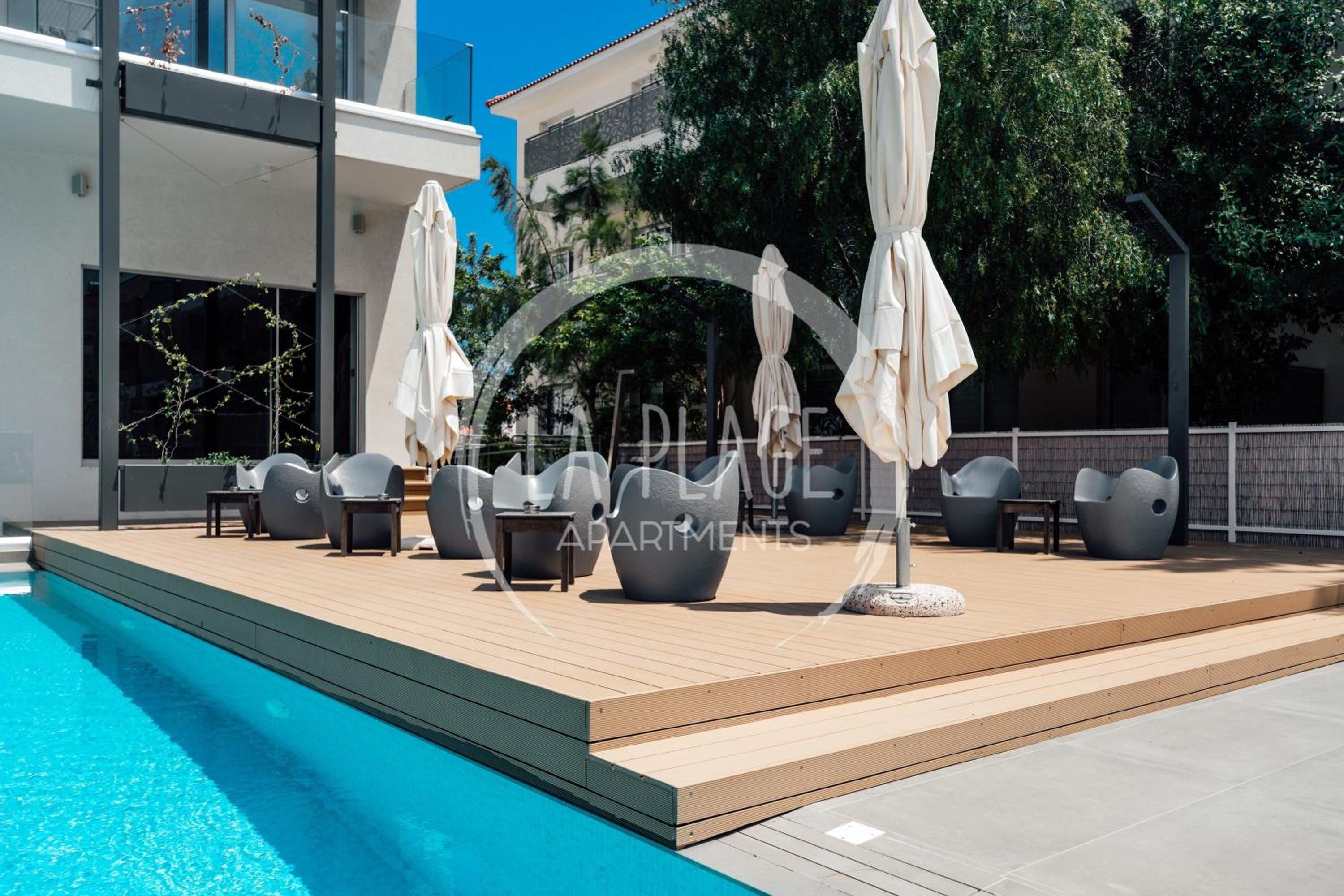 Lovely 2 Bedroom Family Apartment w/ Pool