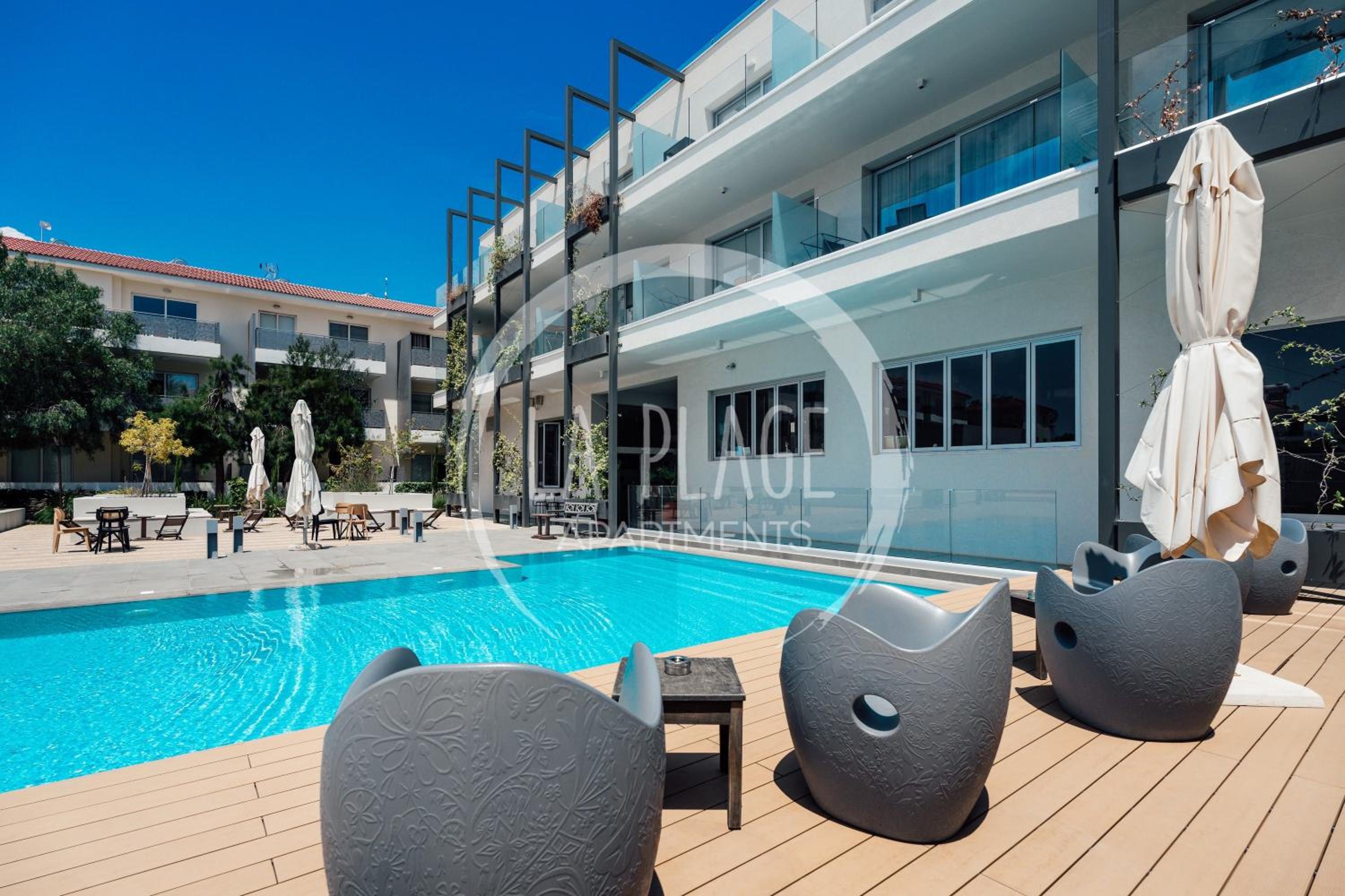Lovely 2 Bedroom Family Apartment w/ Pool