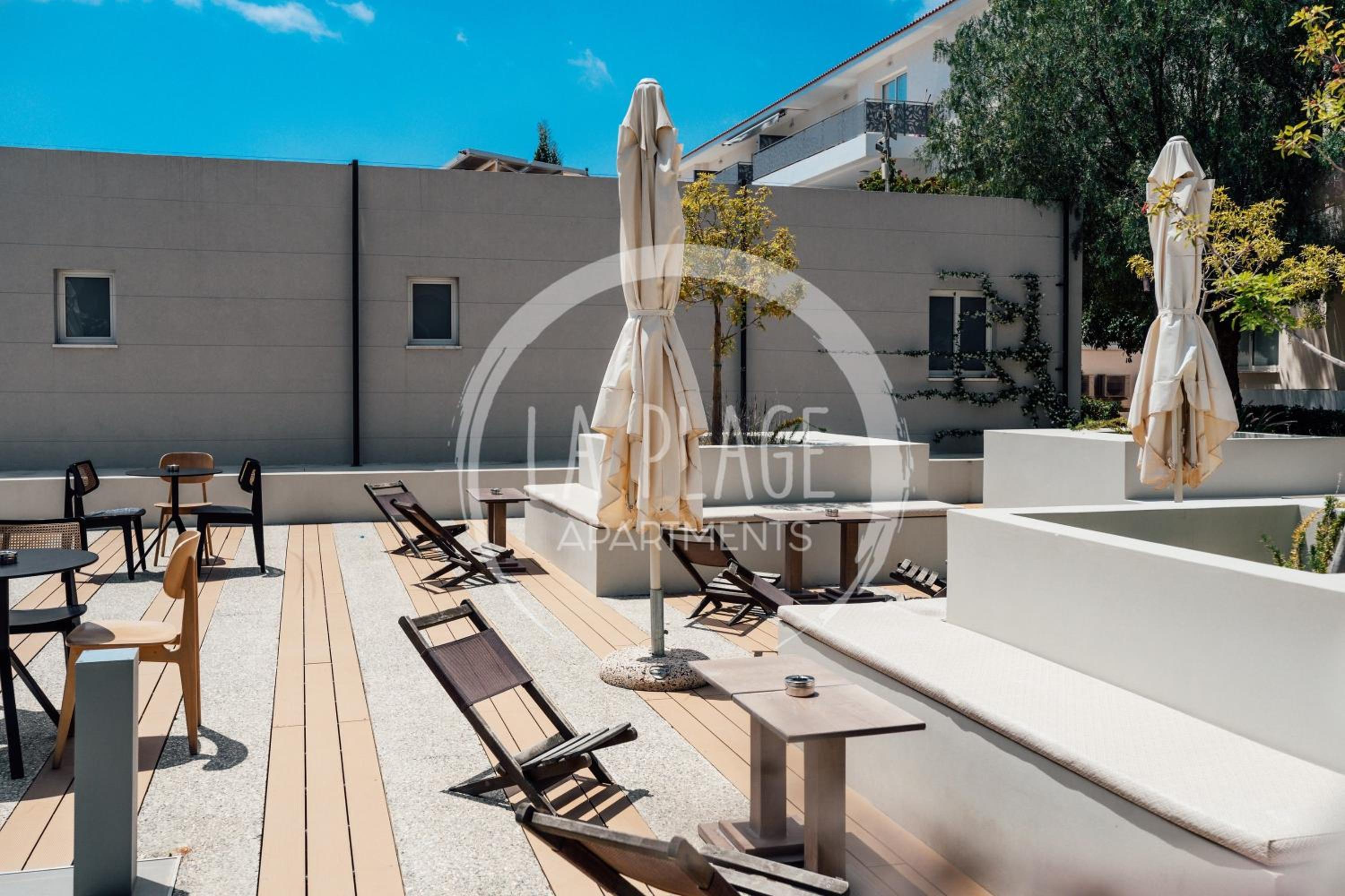 Lovely 2 Bedroom Family Apartment w/ Pool