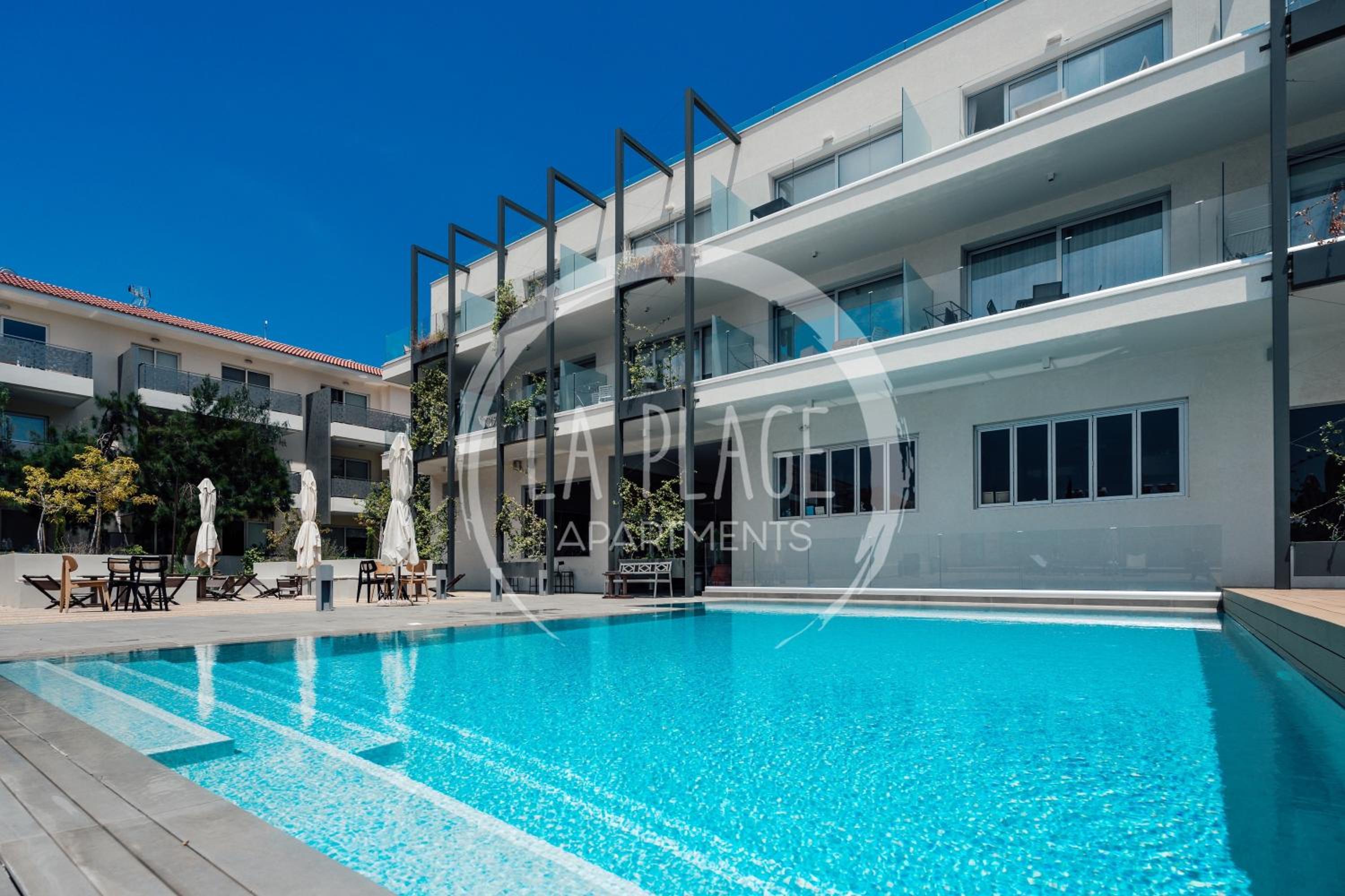 Lovely 2 Bedroom Family Apartment w/ Pool