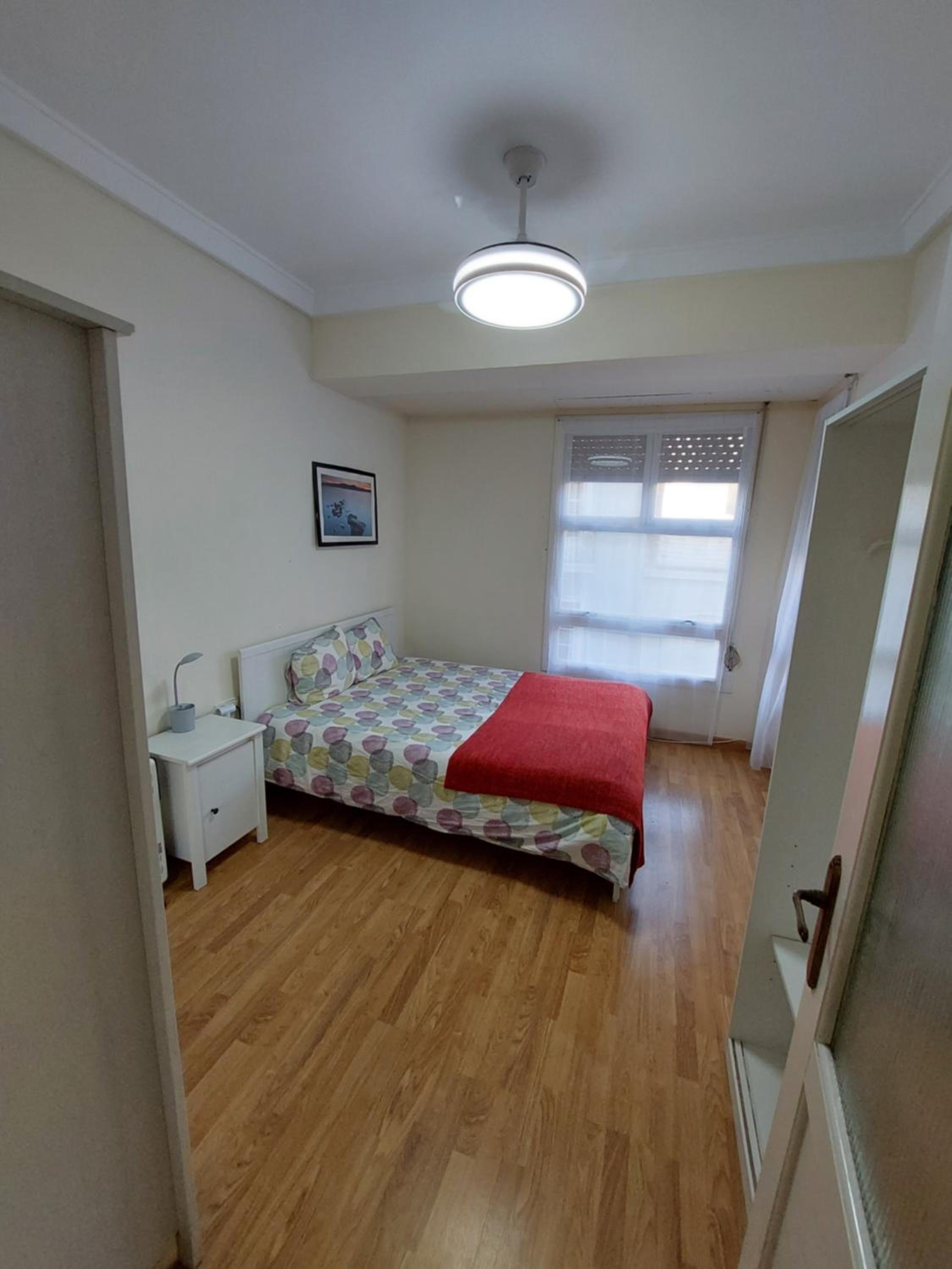 L13 - 5 Bedrooms 2 Baths, Very Large Apartment by the Sea