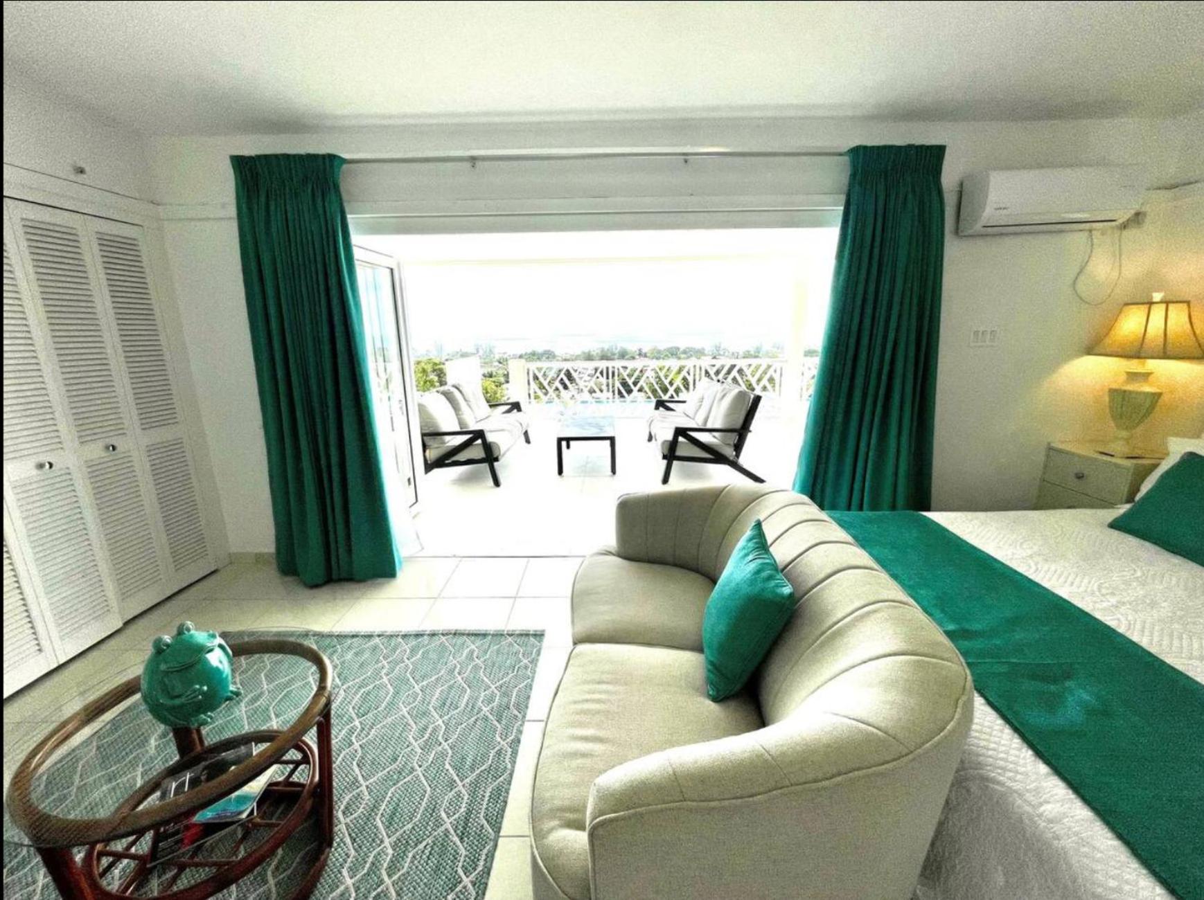 Luxury 4 Bed Villa in Barbados with amazing views