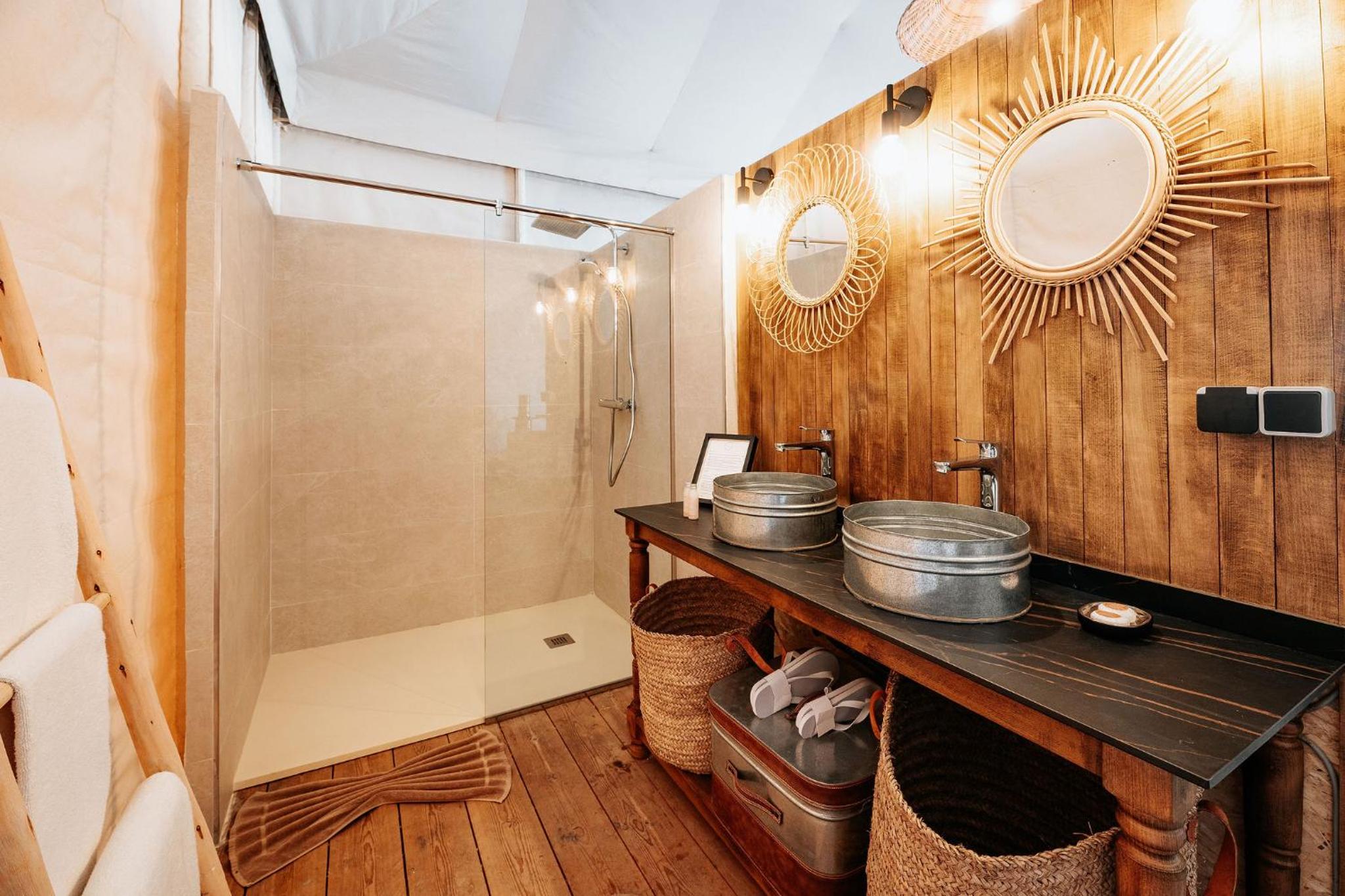 Inara Camp - Restaurant - Desert activities - Heated pools