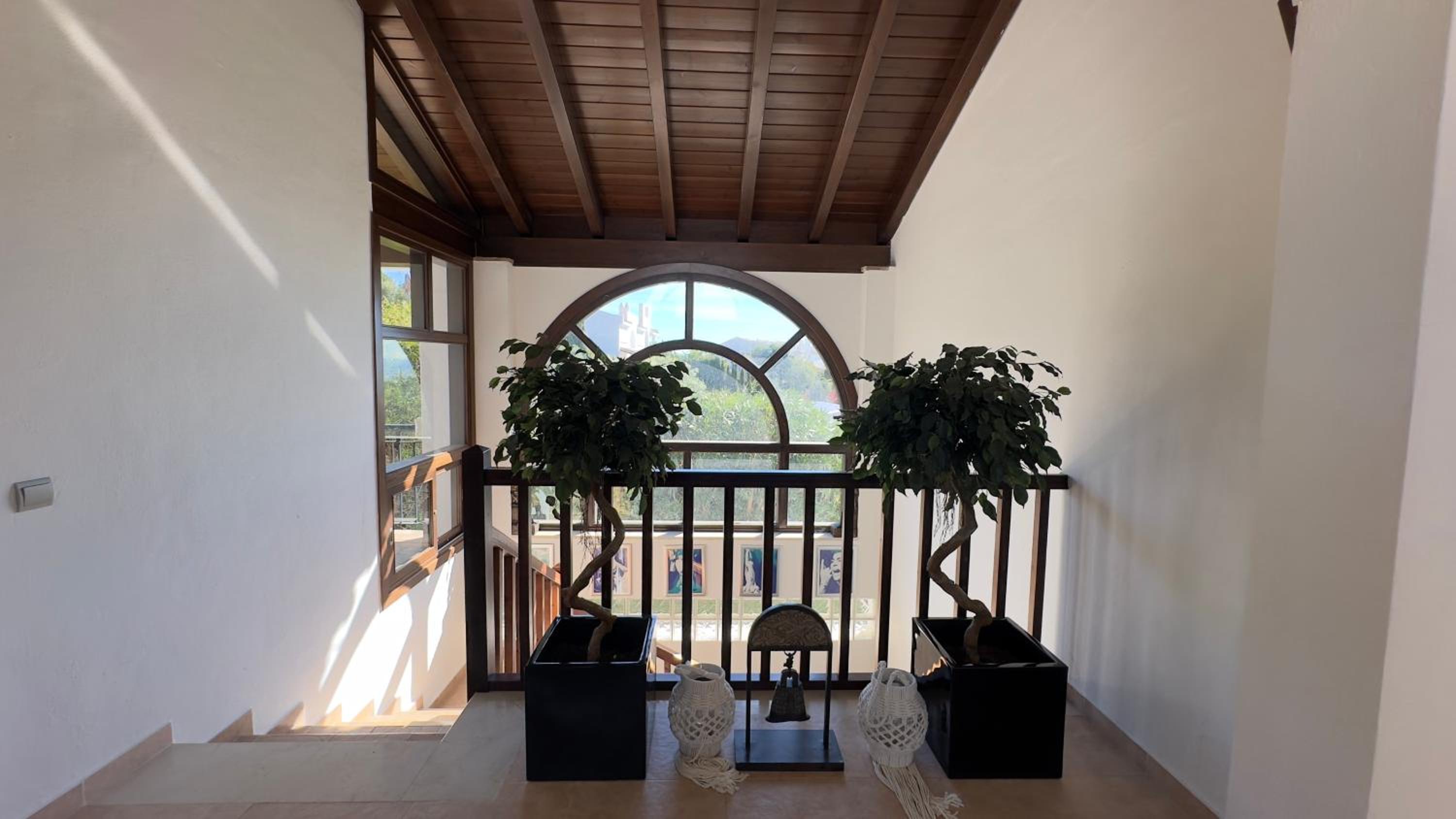 Villa La Vista - FAMILY FRIENDLY Private Pool, BBQ, Sauna view 2