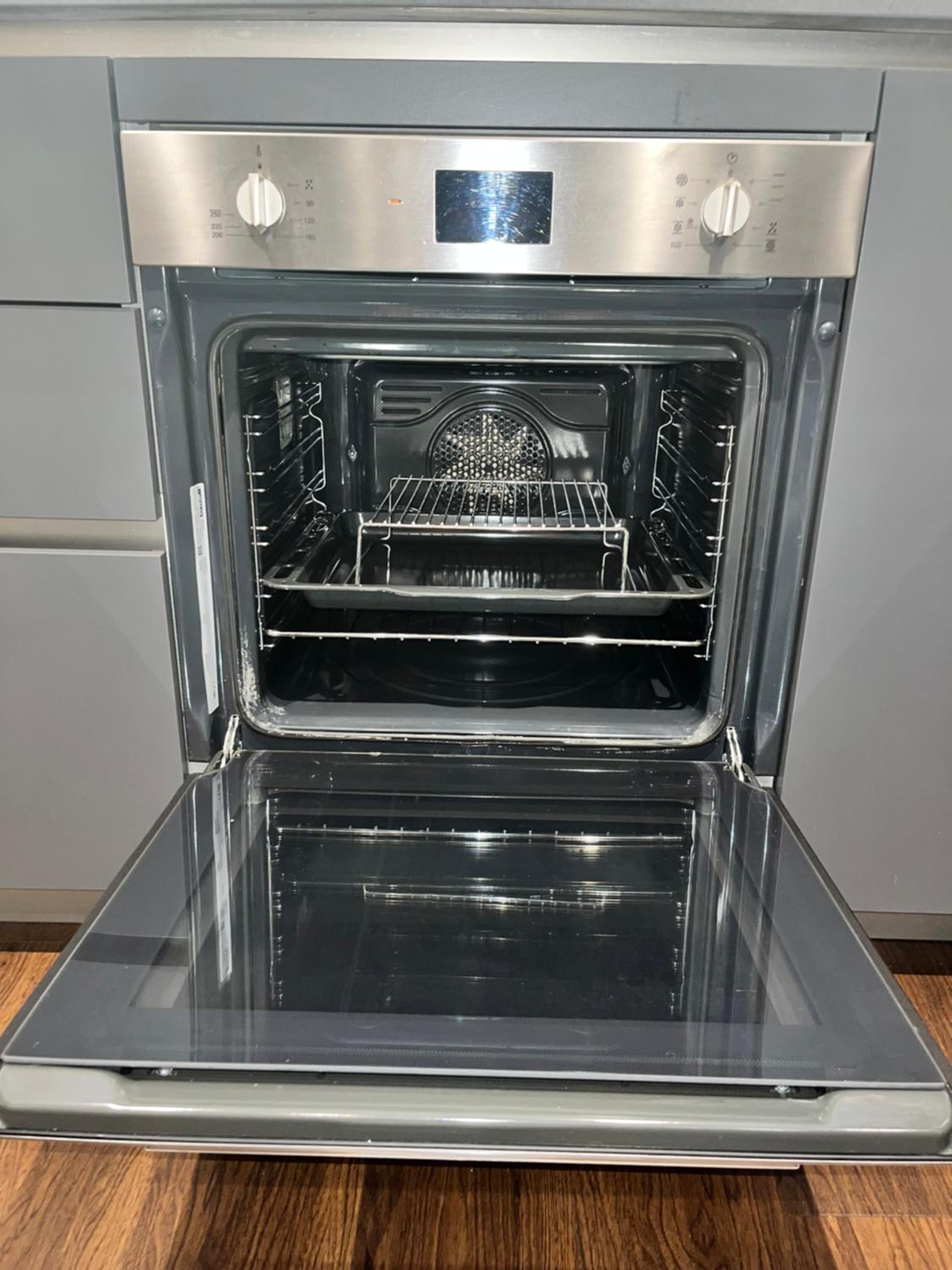 Luxury Modern 2 Bed Flat with Balcony and City View - Canary Wharf City Center