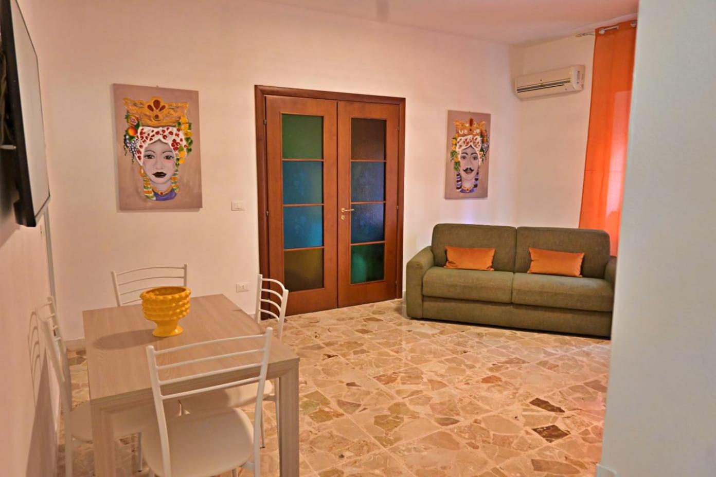 Luminosa casa punti cardinali