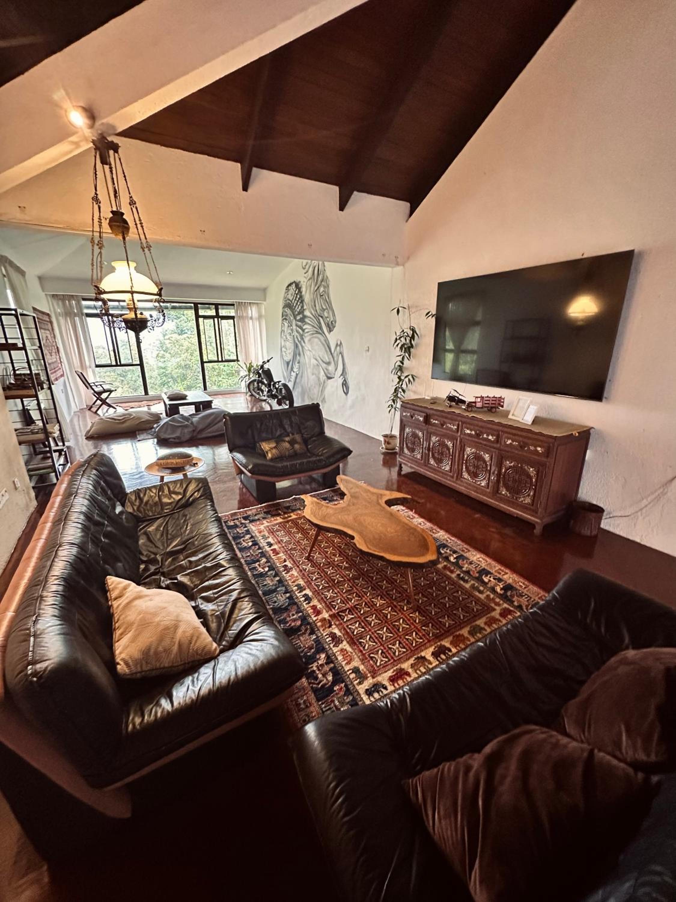 The White Horse, Private Pool, Sauna and Valley View photo 7