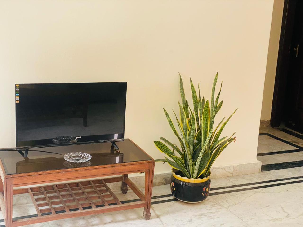 RS Corporate Suites