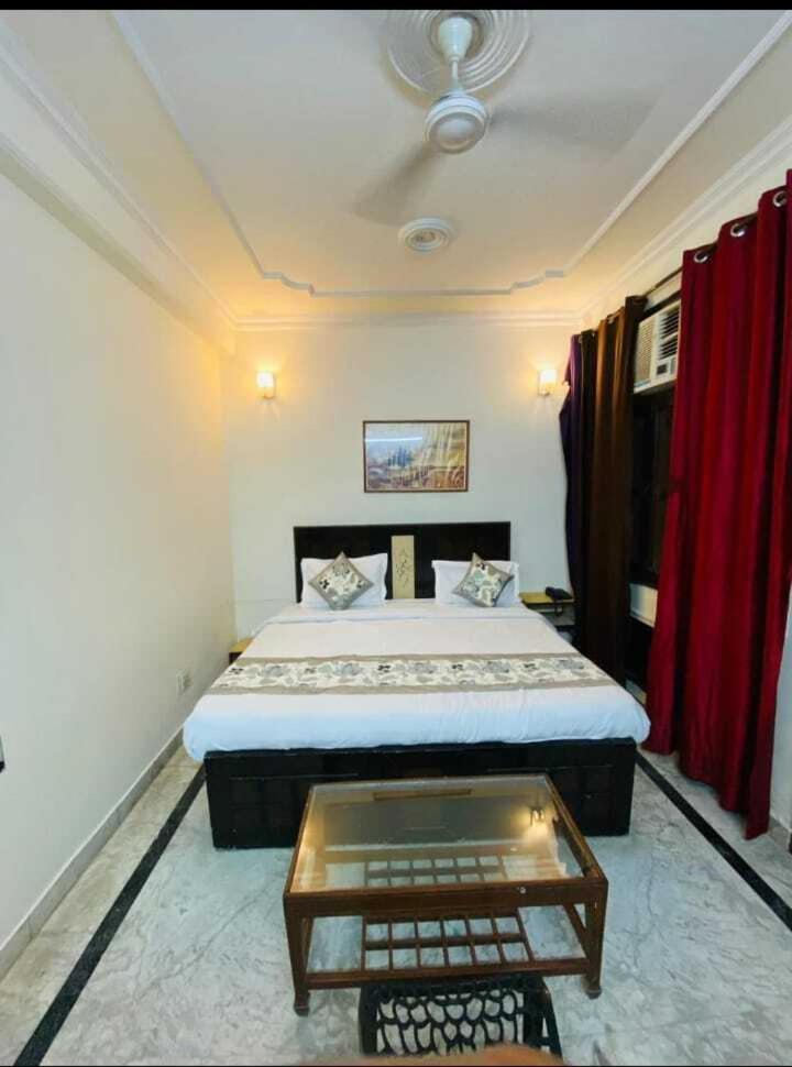 RS Corporate Suites