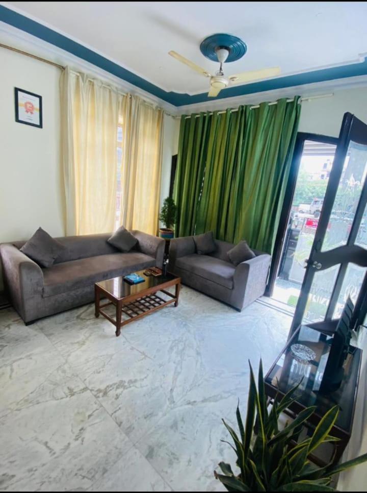 RS Corporate Suites