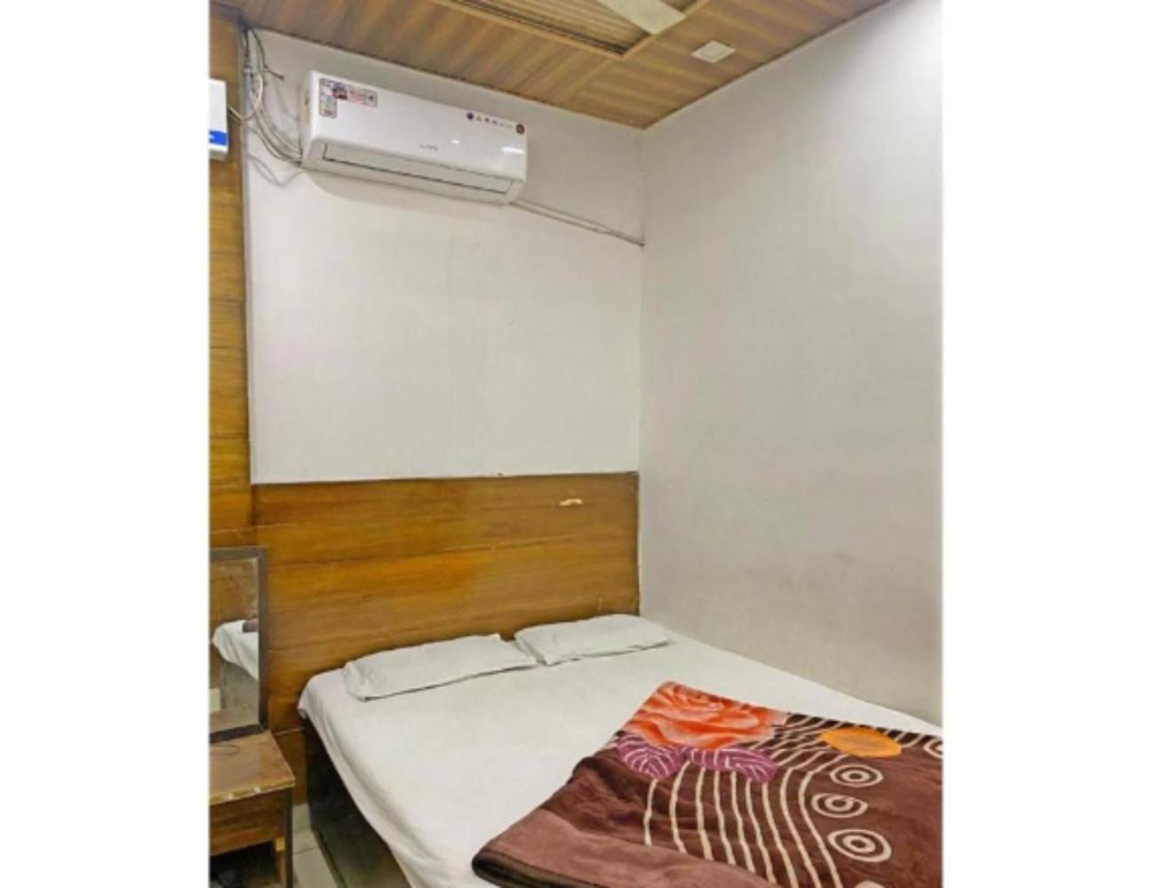 Hotel Adarsh Palace,Saharanpur view 3