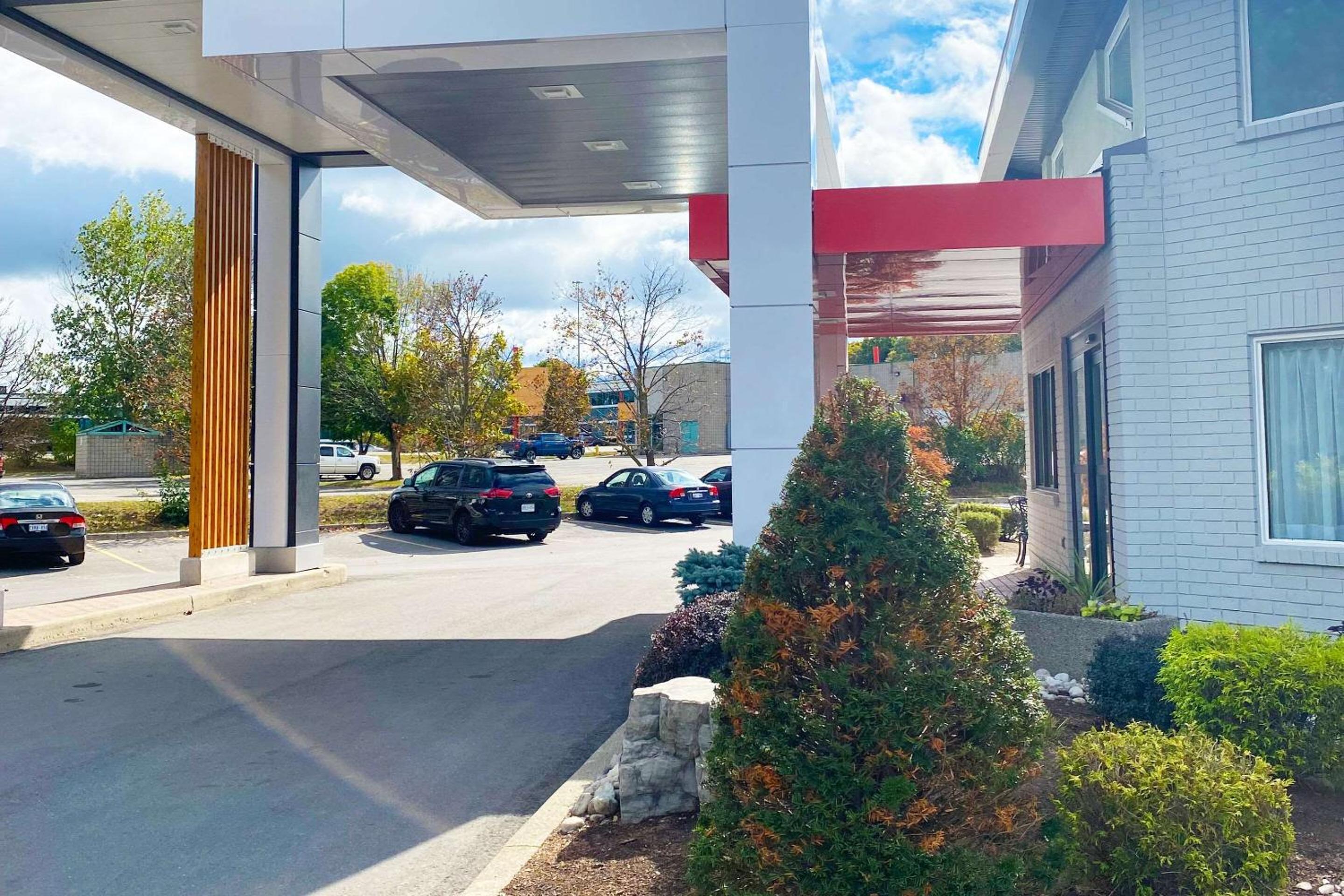 Cambridge Vacations - Comfort Inn - Property Image 5