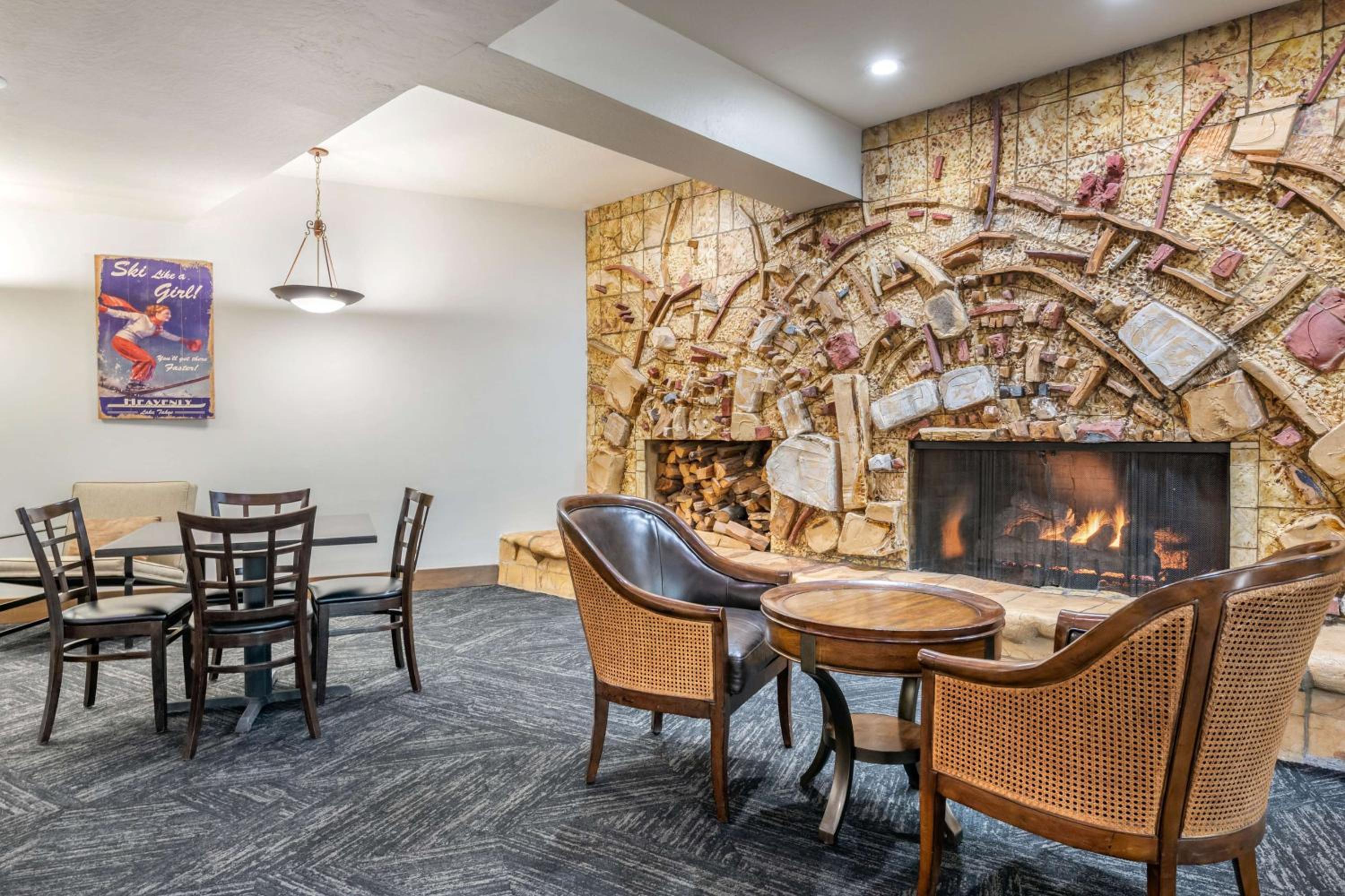 Lake Tahoe Vacations - Hilton Vacation Club Tahoe Seasons Lake Tahoe - Property Image 16