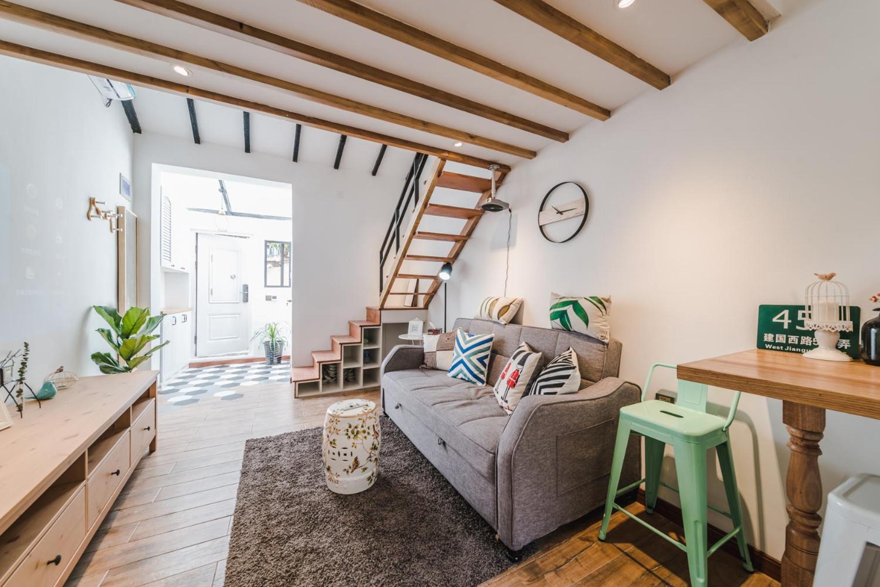 Shanghai Hills & Art Suite 18 - Near Line 1 & 7 Changshu Road Metro