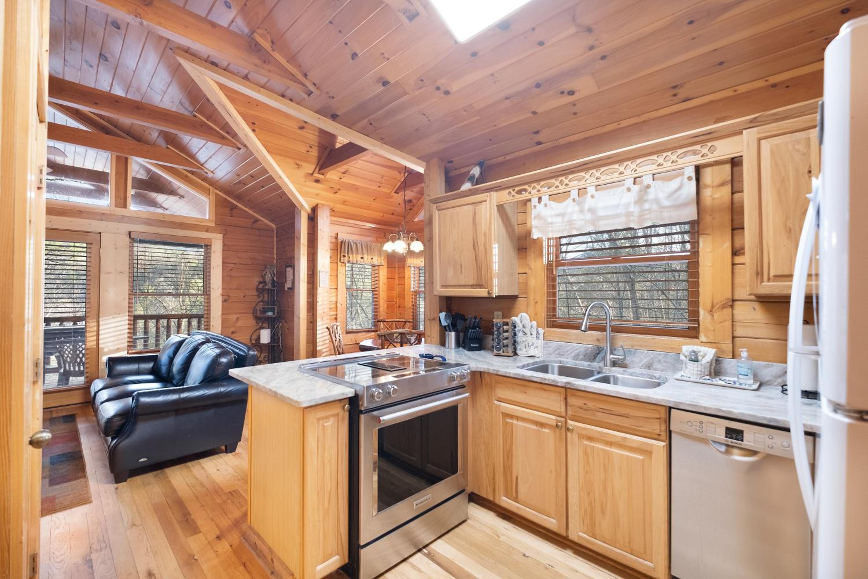 Briar Brook - Private Smoky Mountain Luxury Log Home with 2 Fireplaces, Hot Tub & Community Pool view 5