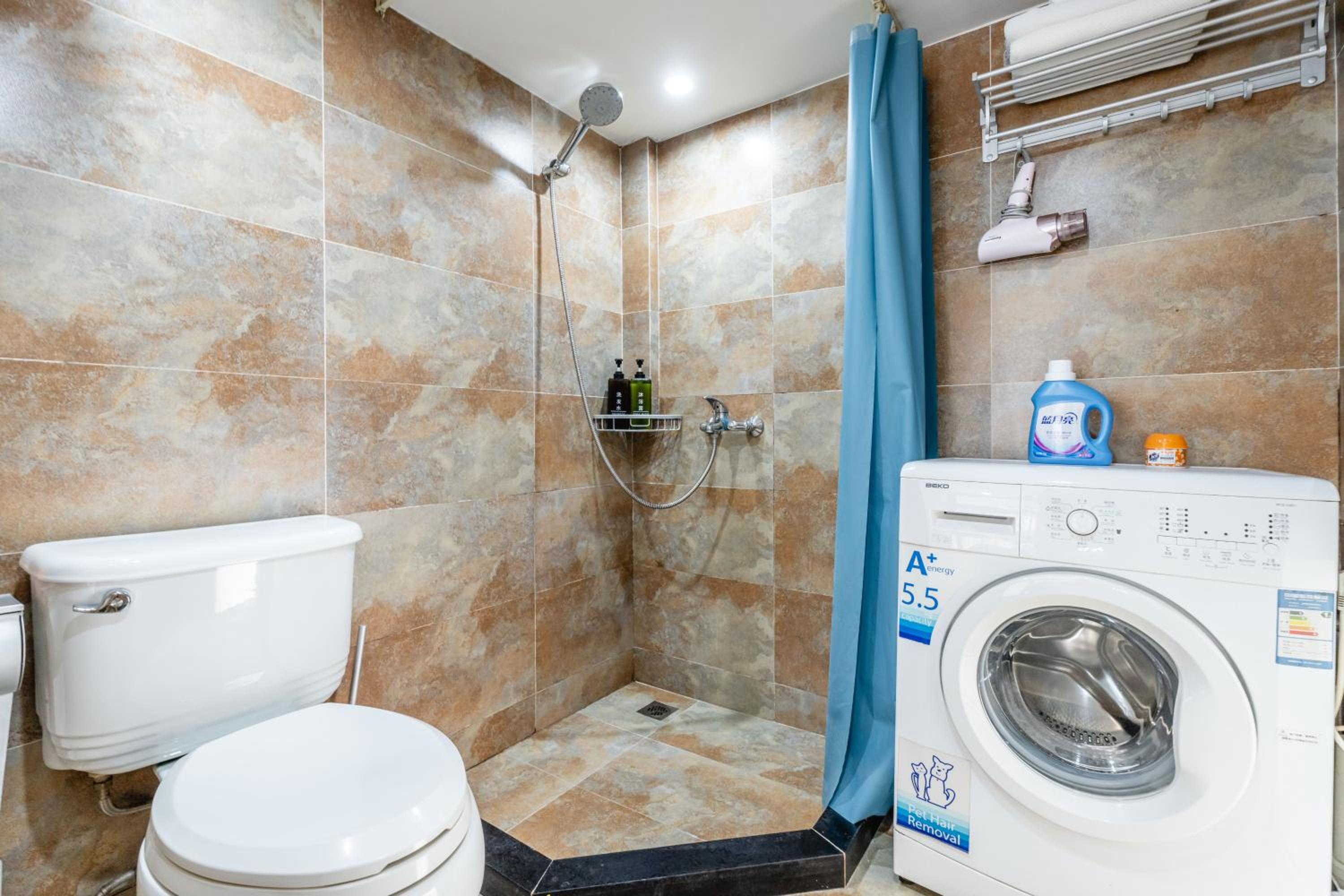 Mu En Apartment Retro 2-Bedroom - 15min drive to Disney & SNIEC Near Metro Line 13