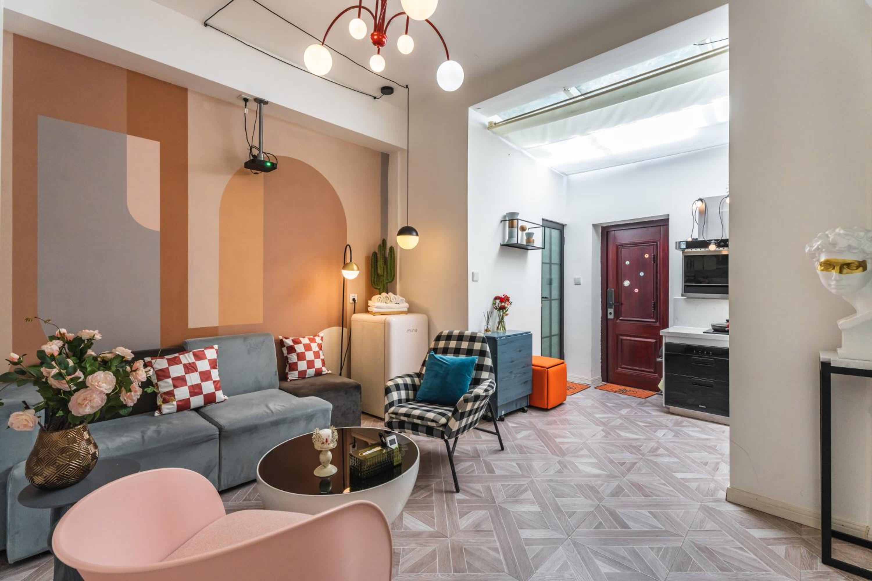 Shanghai Hills& Art Suite 15 - Near Line 1 & 7 Changshu Road Metro