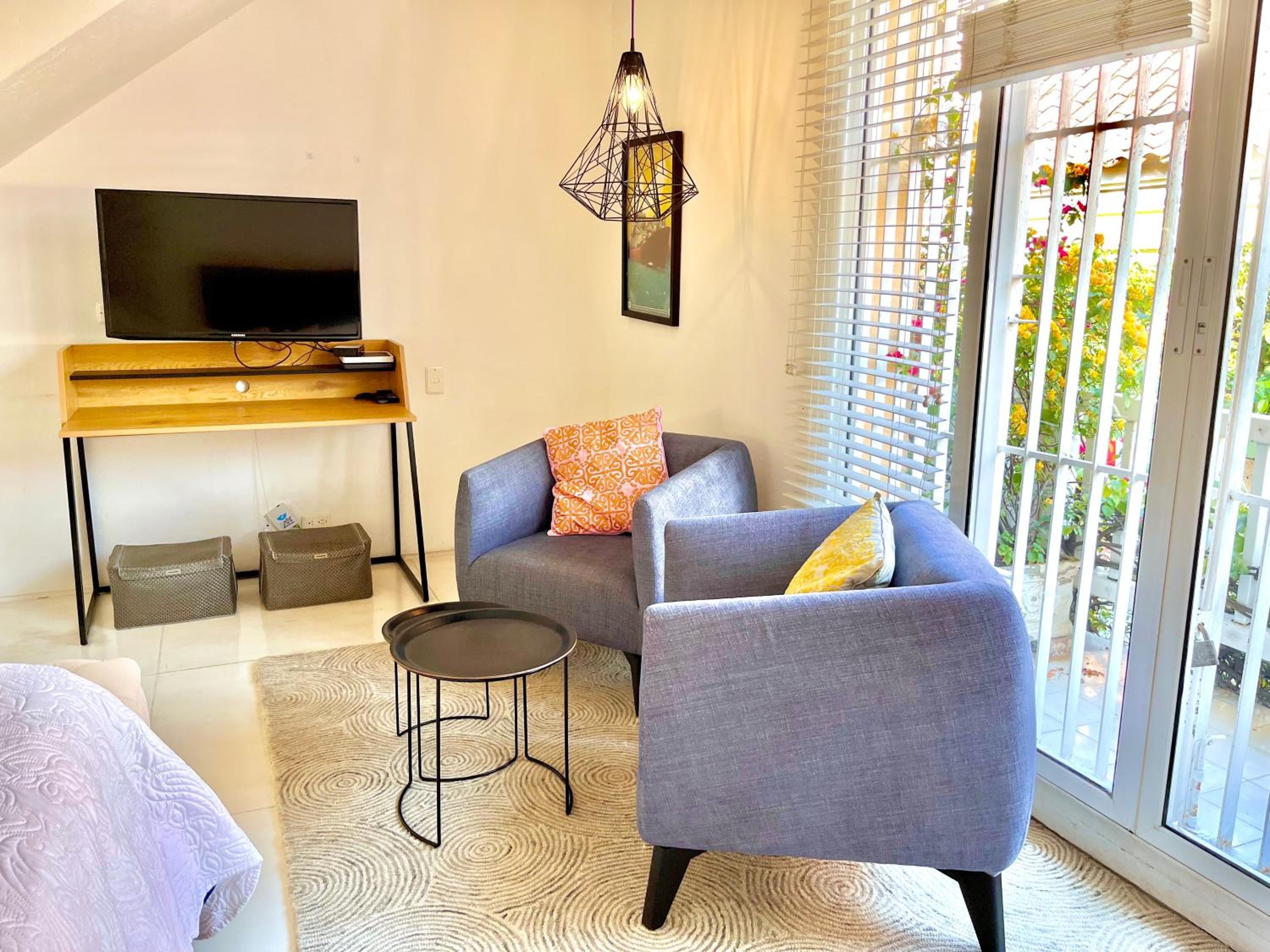 by Calamari Homes - Parque Centenario casa 206 walled city
