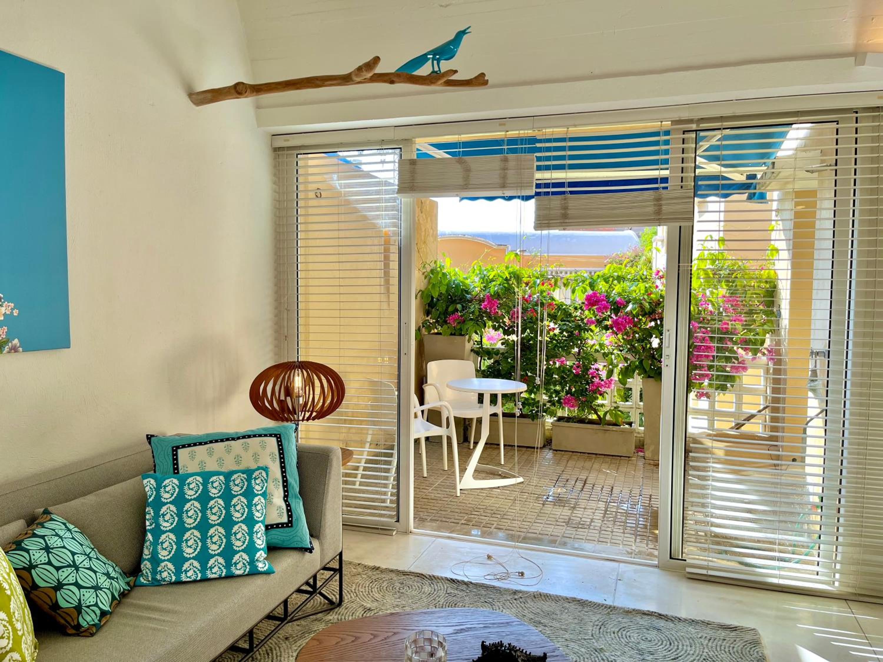 by Calamari Homes - Parque Centenario casa 206 walled city