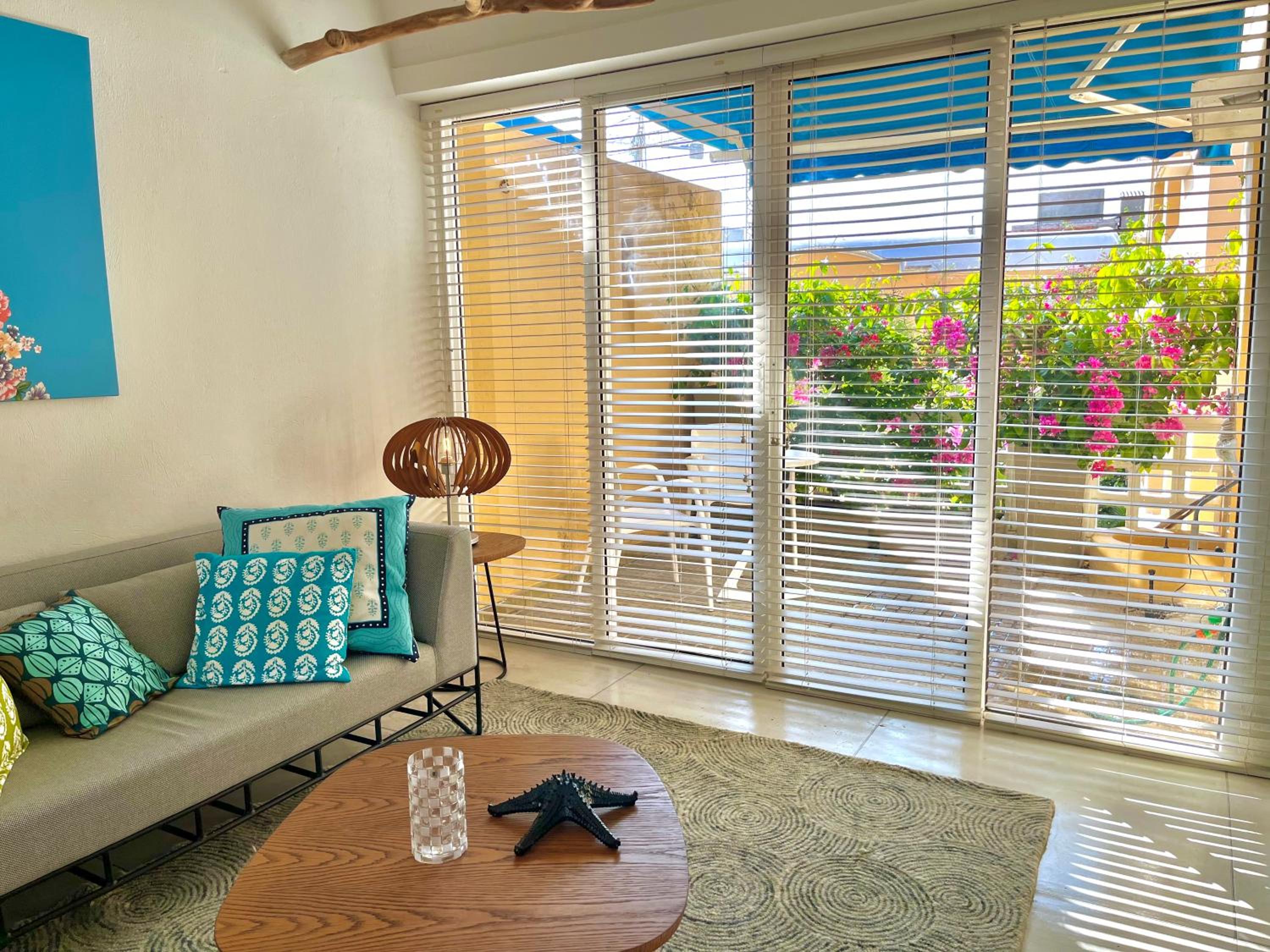 by Calamari Homes - Parque Centenario casa 206 walled city