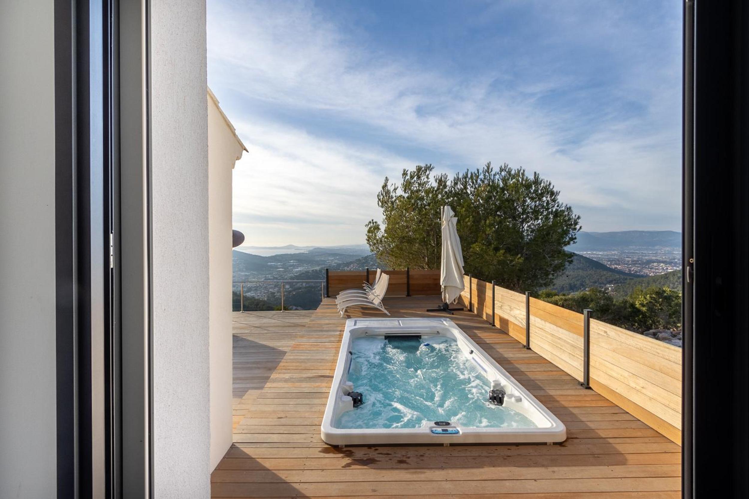 Villa 4 Etoiles vue sur les Iles d'Or Carqueiranne Sea and Mountain Pleasure Villa vue mer 180
