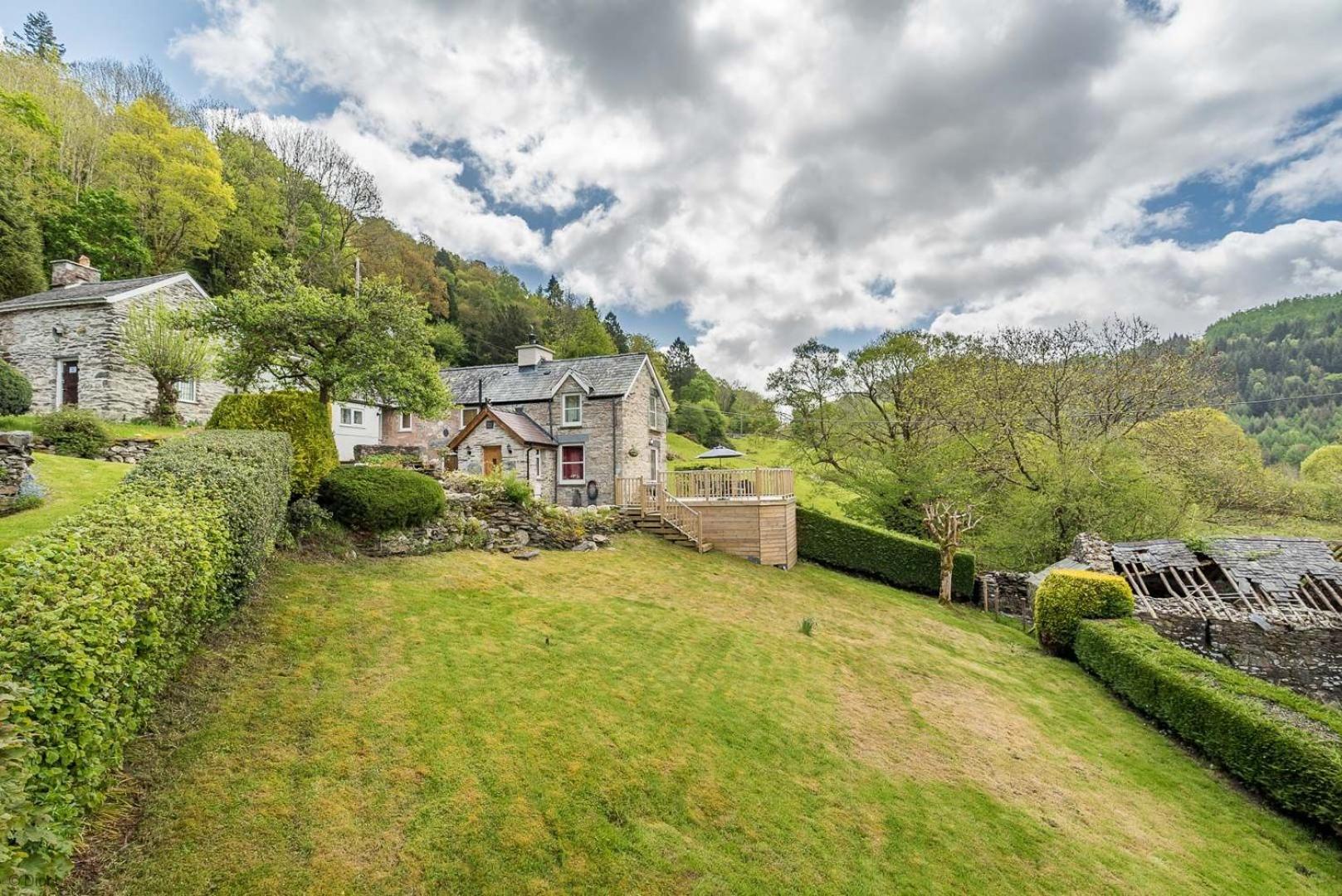 Wern-Fawr view 2