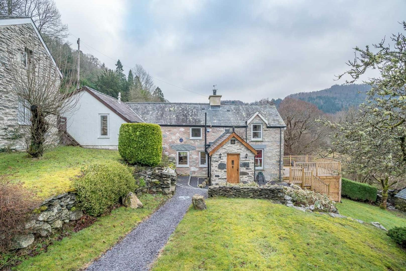 Wern-Fawr view 4