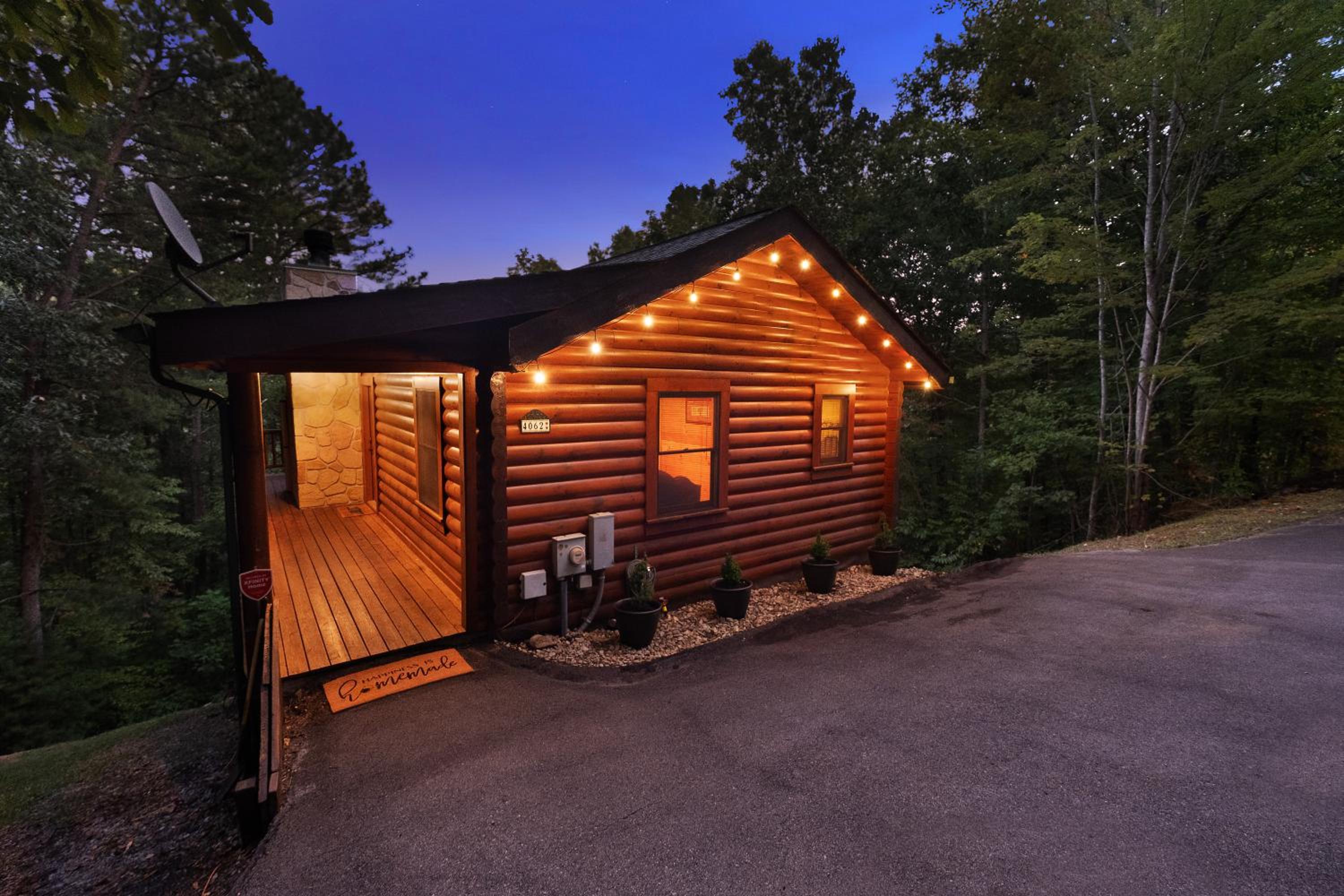 Briar Brook - Private Smoky Mountain Luxury Log Home with 2 Fireplaces, Hot Tub & Community Pool view 2
