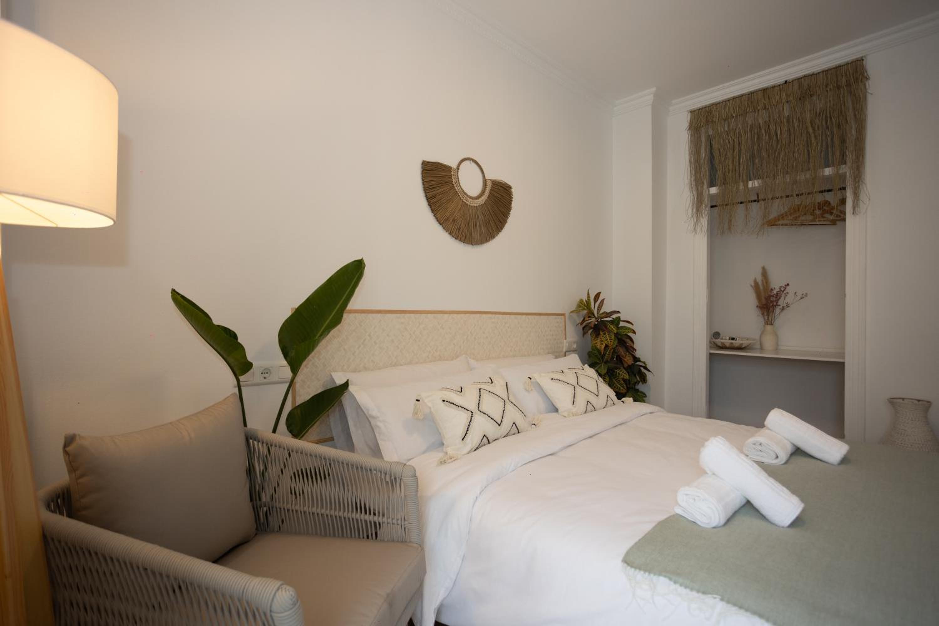 Naim Guest House Nerja