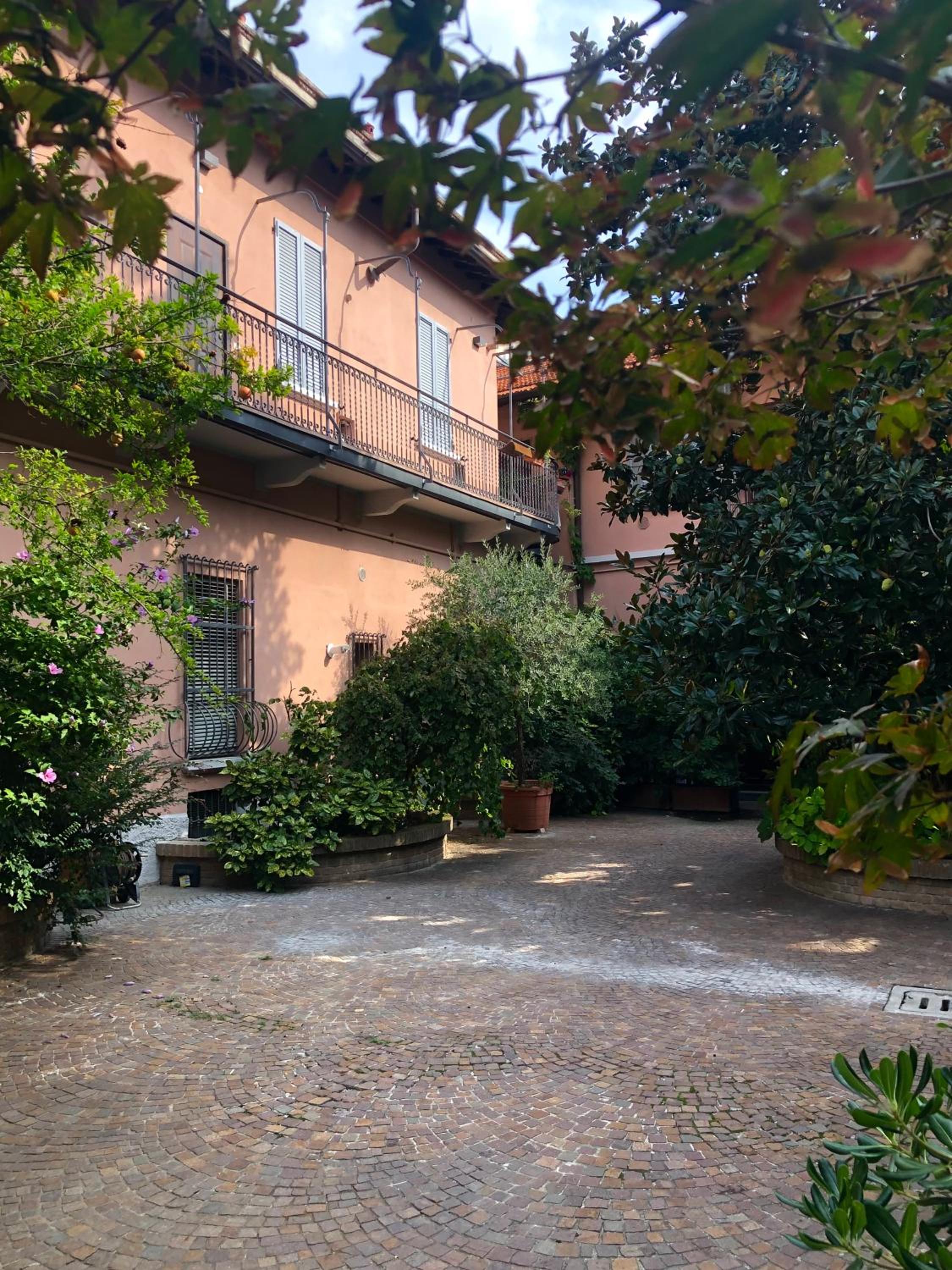 Magnolia House