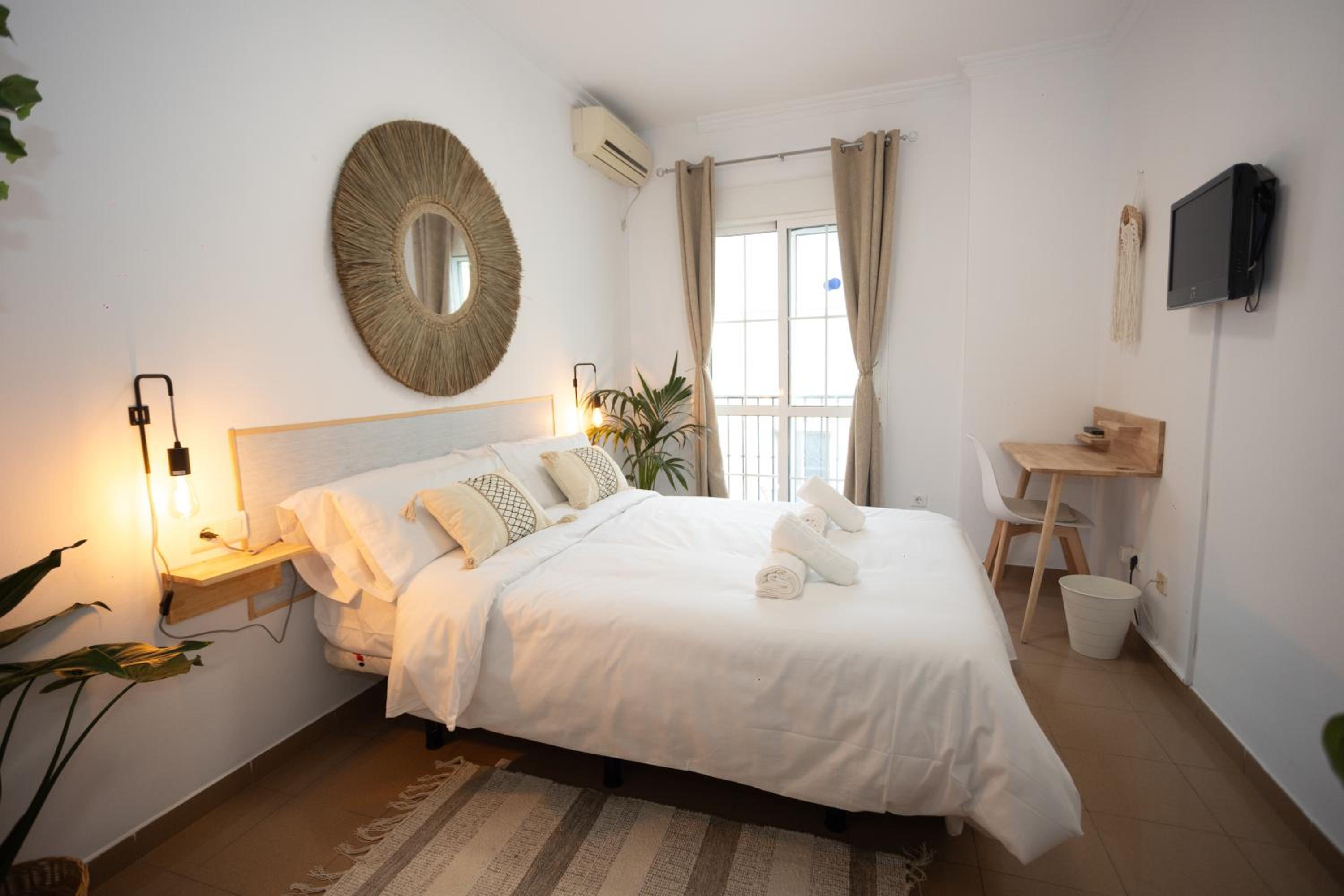 Naim Guest House Nerja