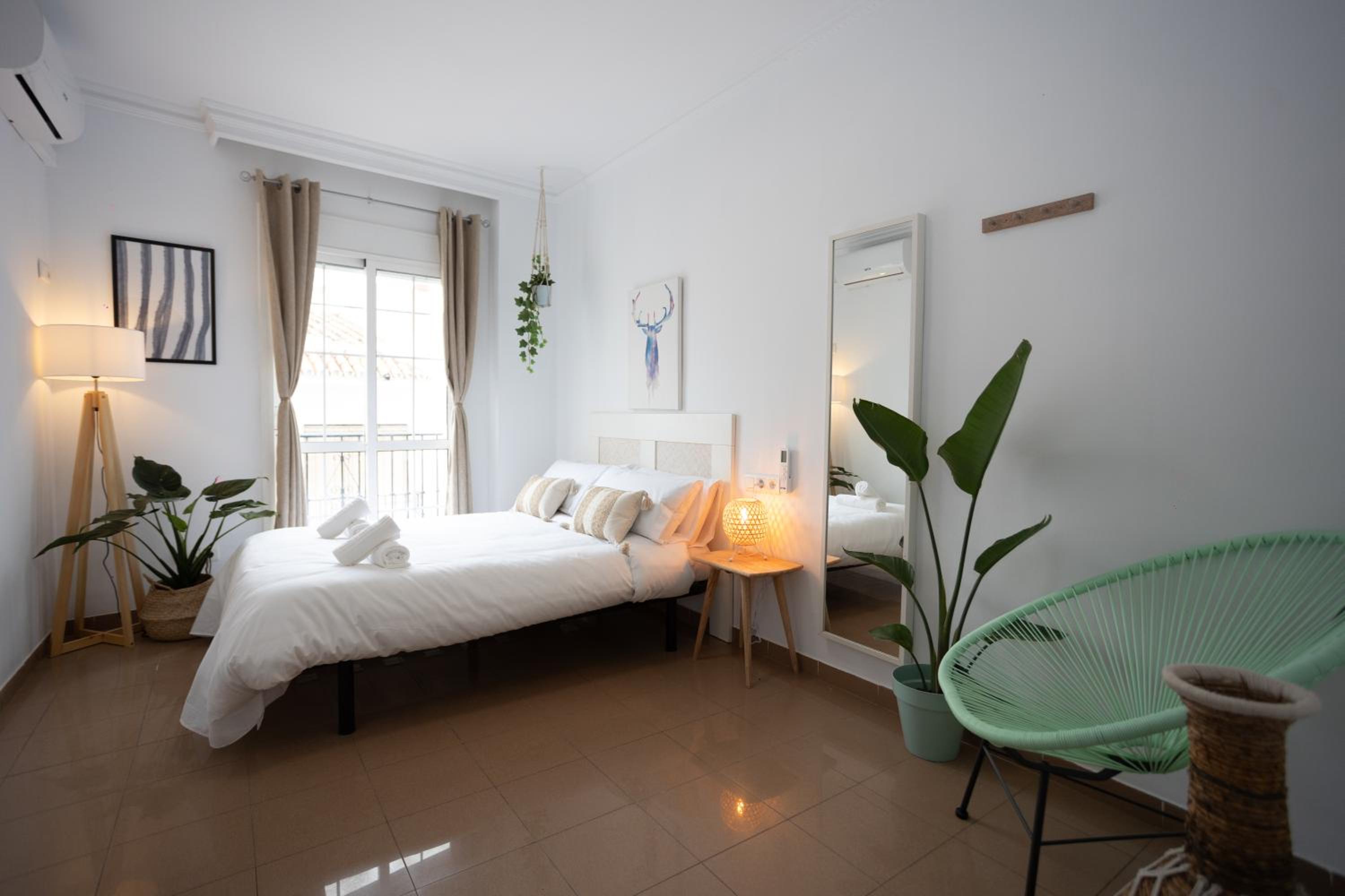 Naim Guest House Nerja