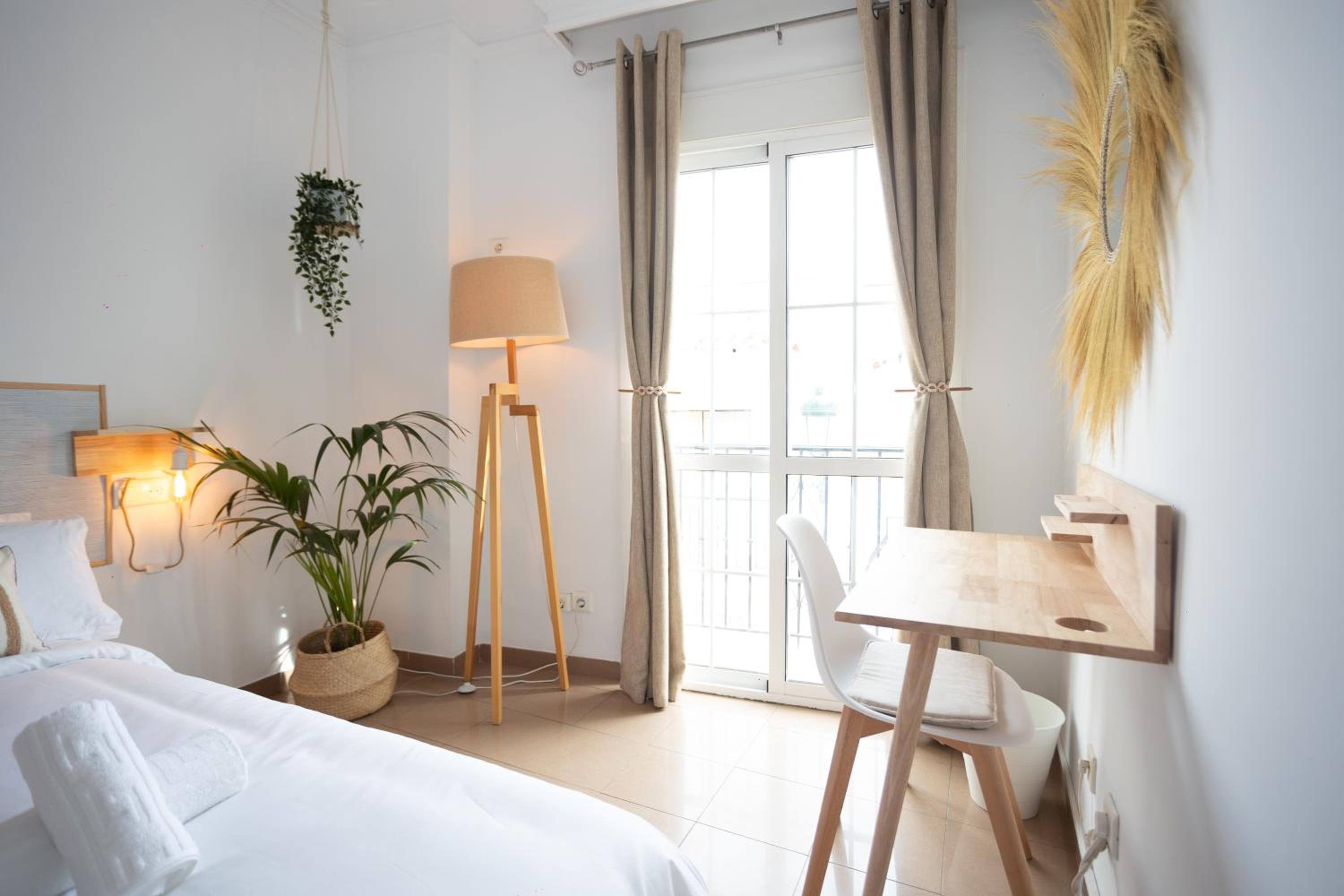 Naim Guest House Nerja