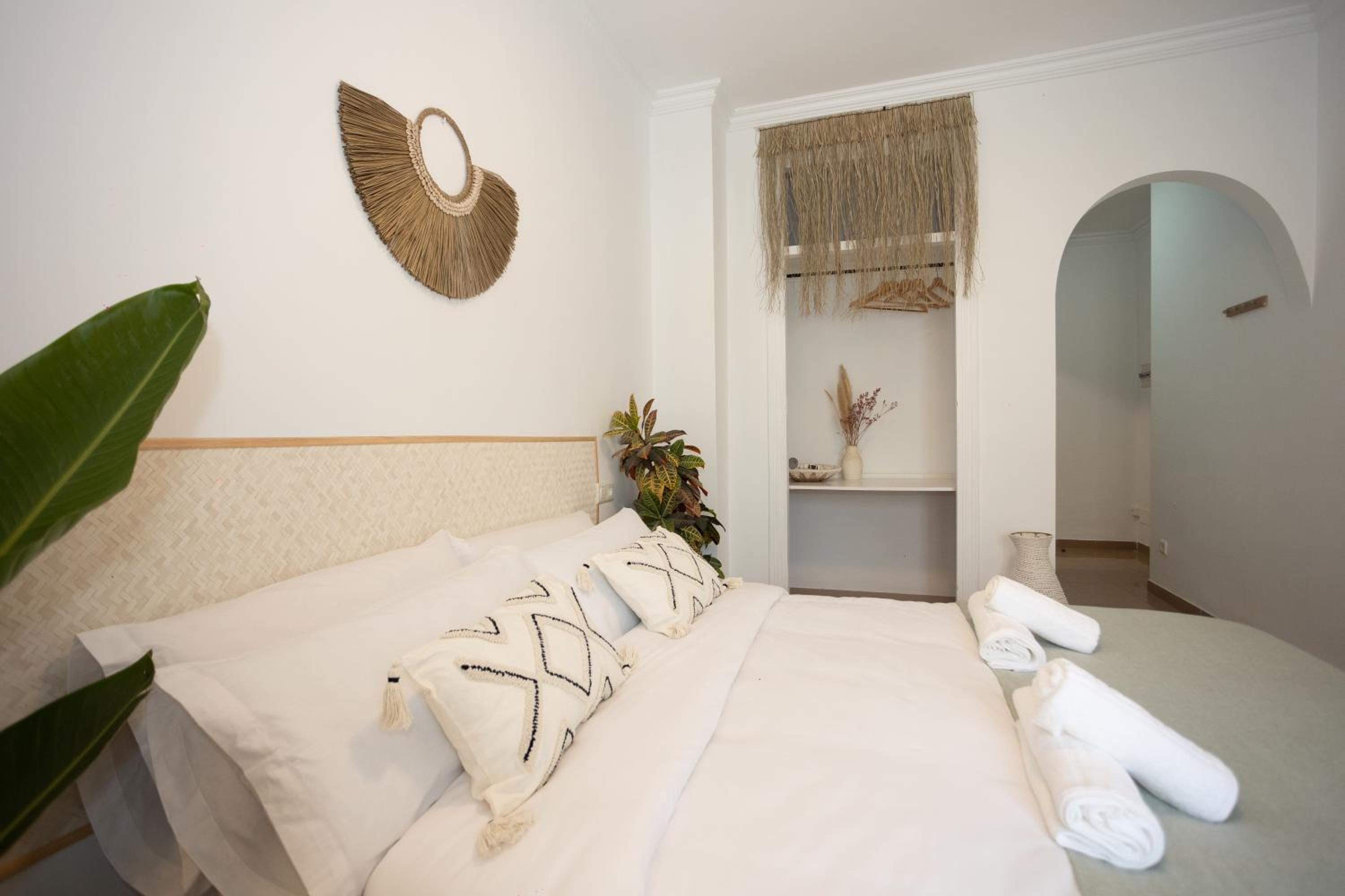 Naim Guest House Nerja